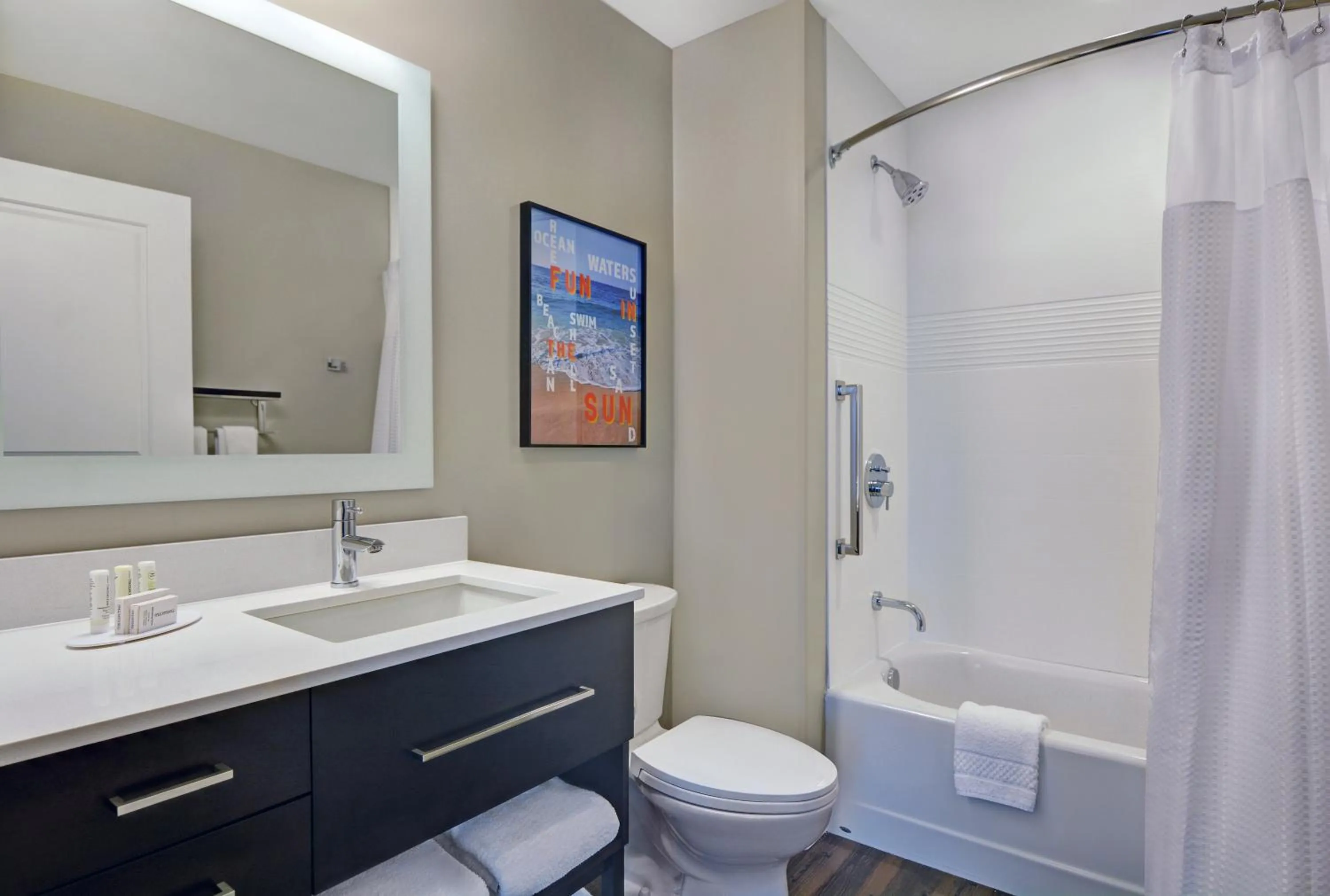 Bathroom in TownePlace Suites by Marriott Sarasota/Bradenton West
