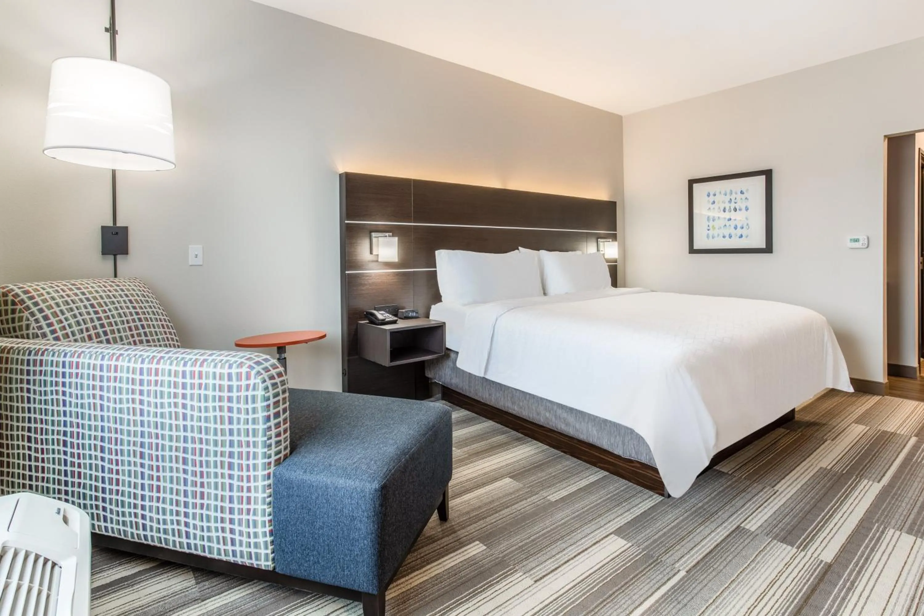 Photo of the whole room, Bed in Holiday Inn Express & Suites - Ottawa by IHG