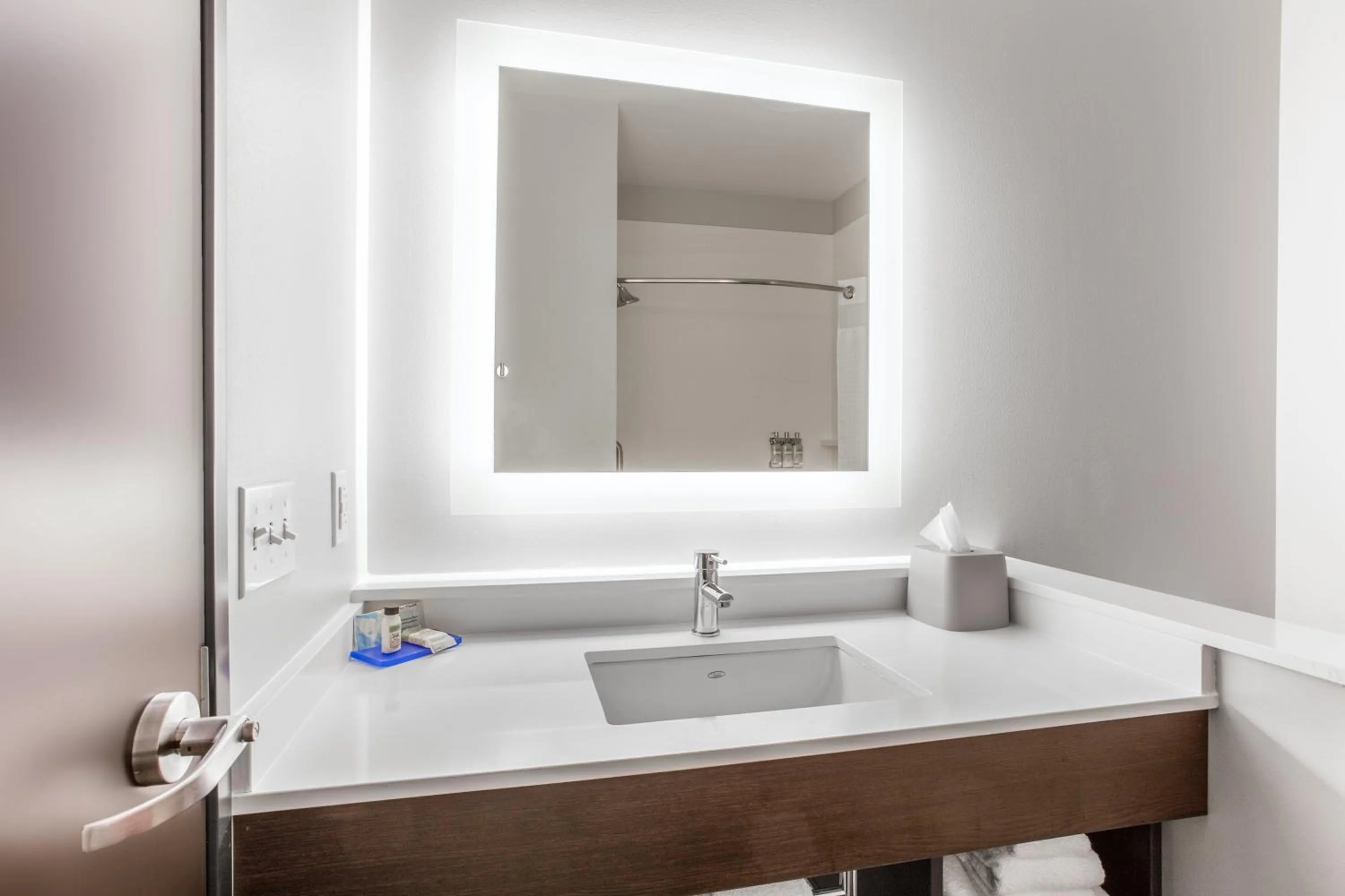 Photo of the whole room in Holiday Inn Express & Suites - Ottawa by IHG