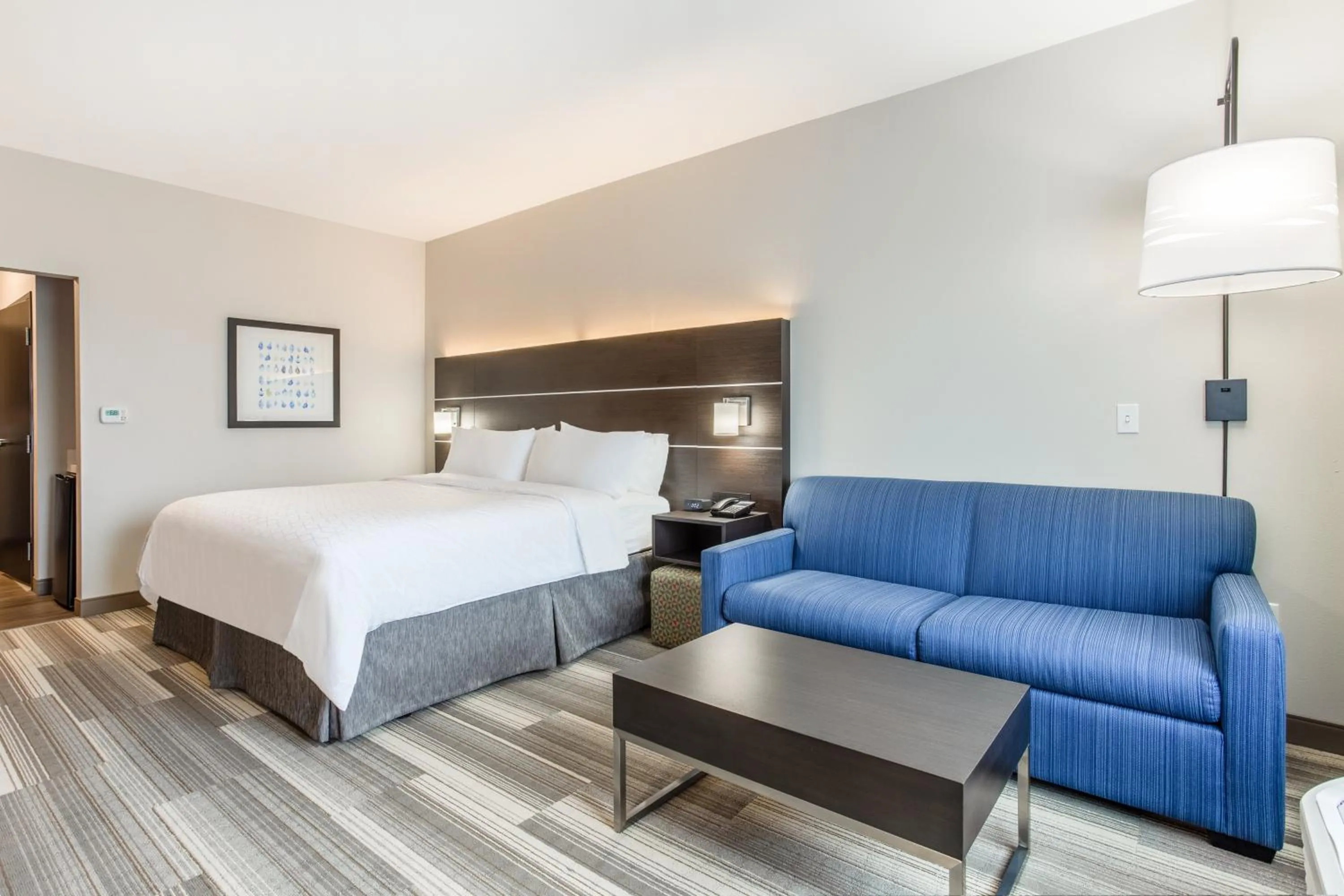 Photo of the whole room, Bed in Holiday Inn Express & Suites - Ottawa by IHG