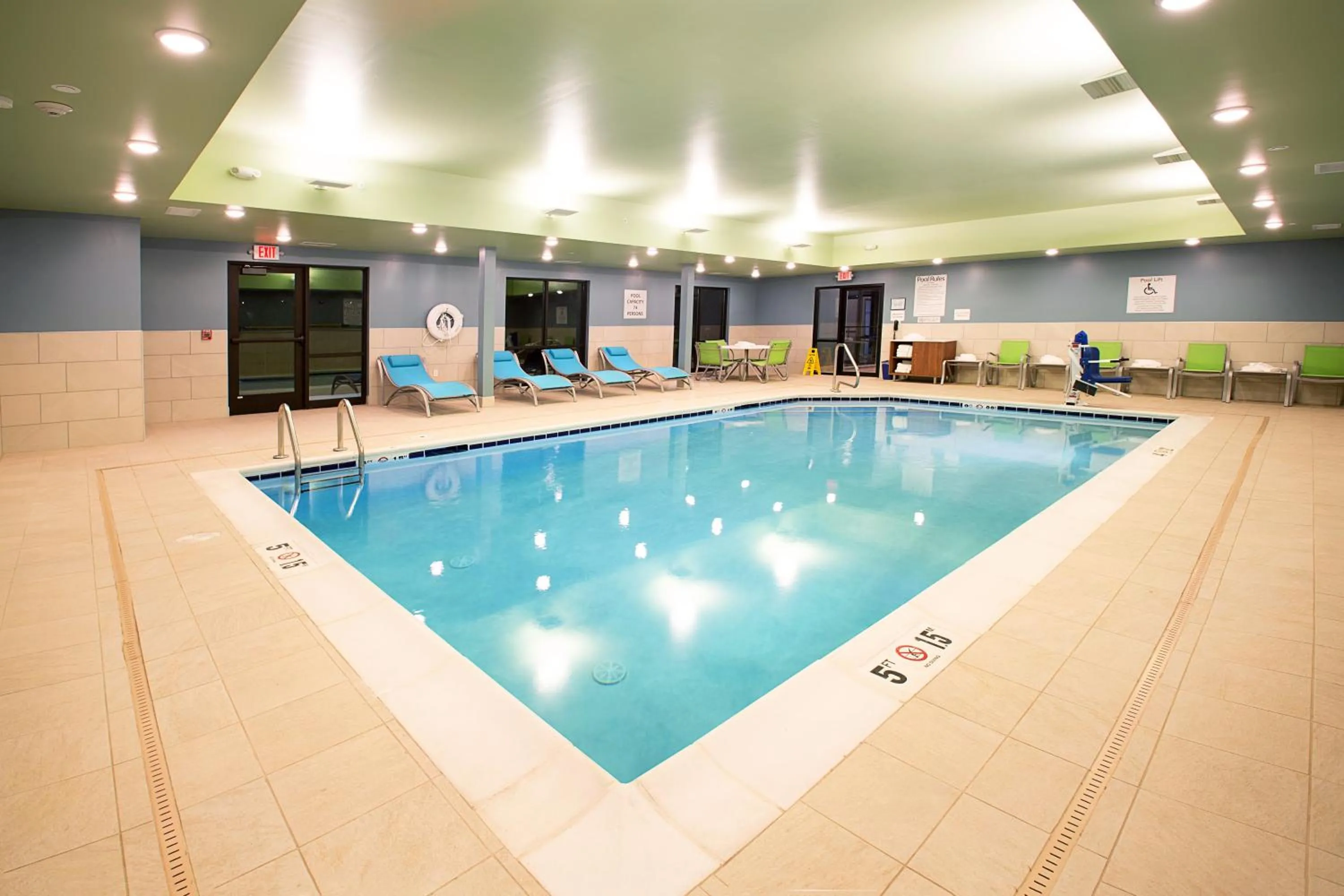 Swimming pool in Holiday Inn Express & Suites - Wentzville St Louis West by IHG