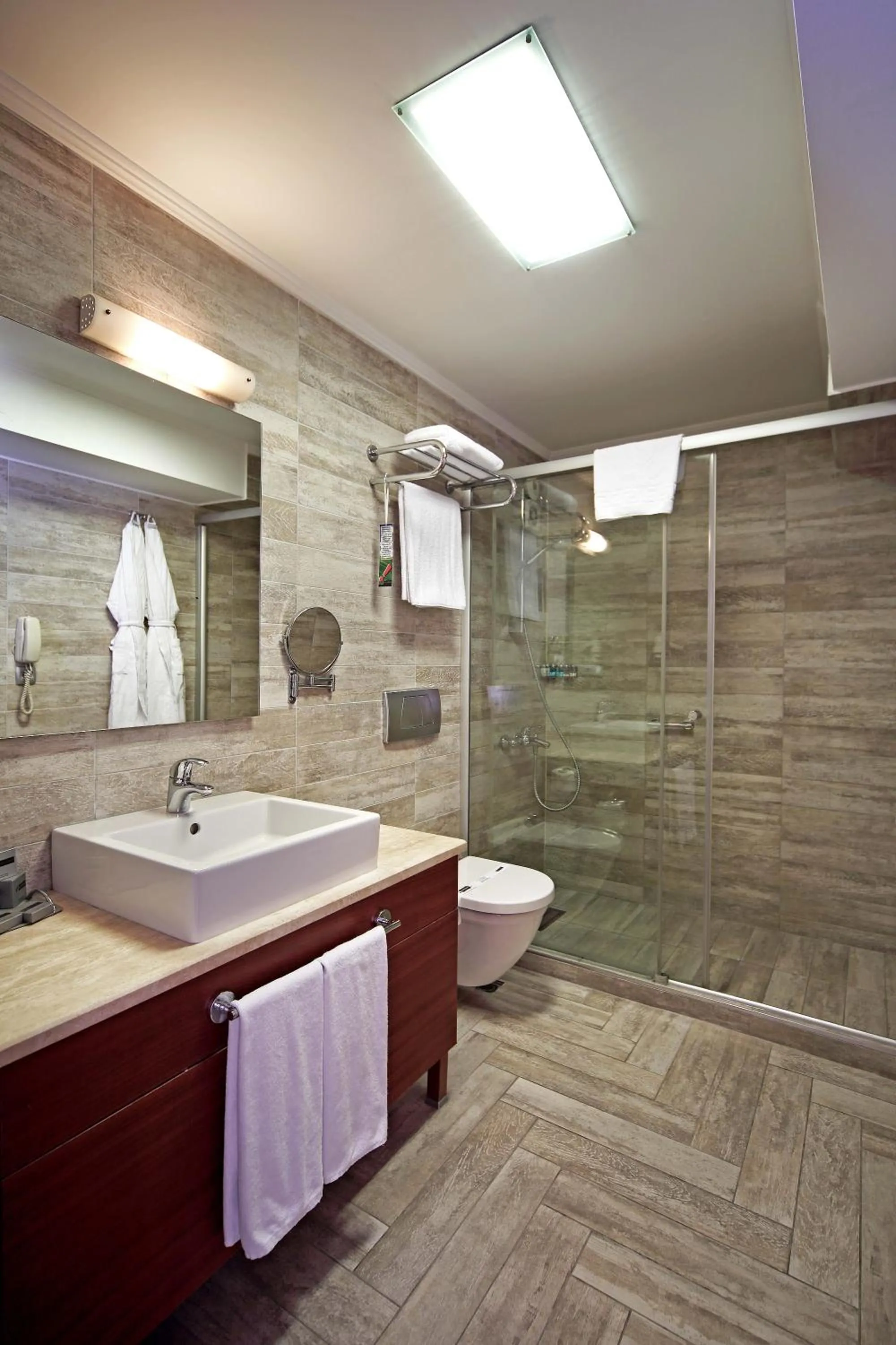 Shower, Bathroom in Hotel Polatdemir