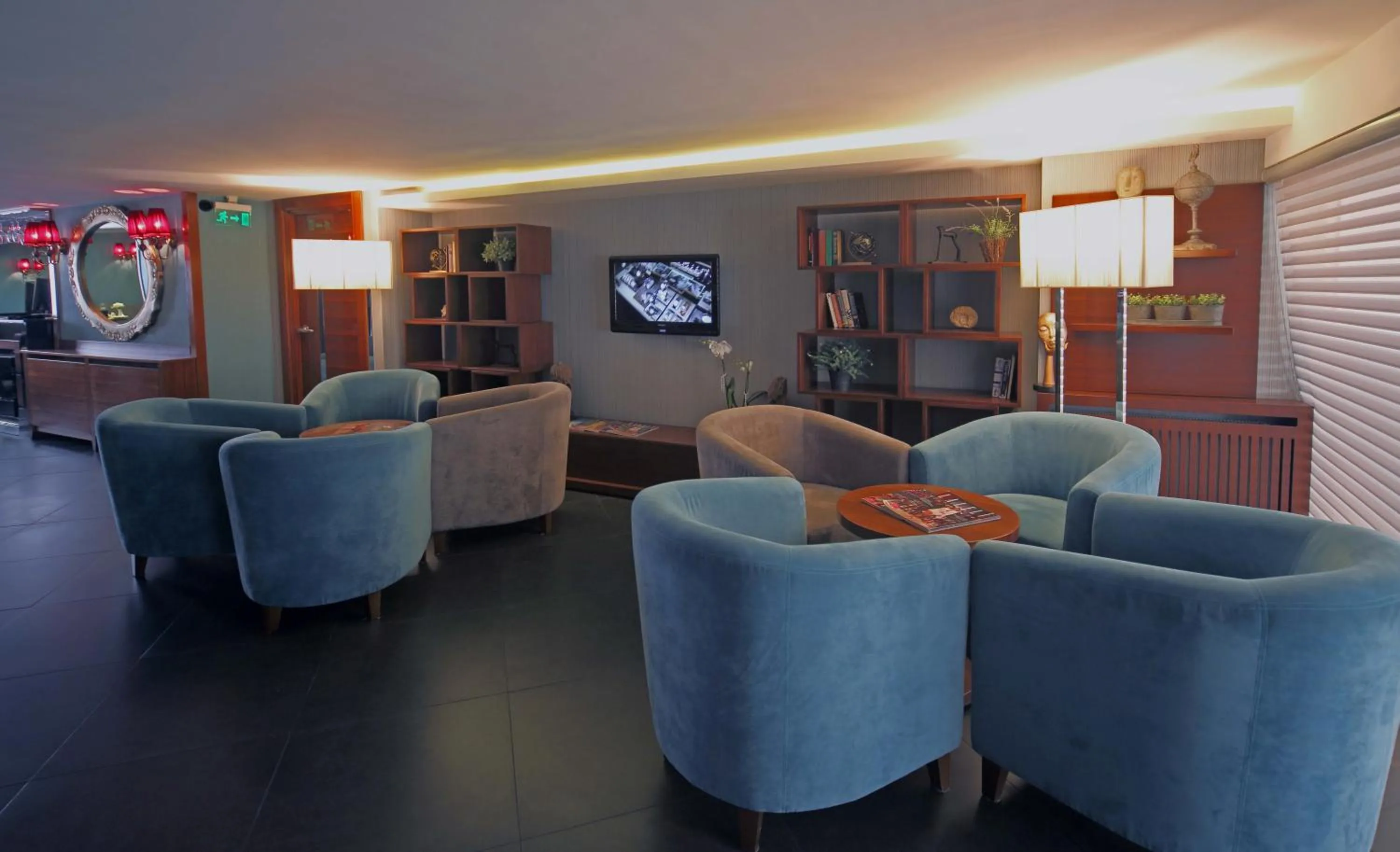 Communal lounge/ TV room, Lounge/Bar in Hotel Polatdemir