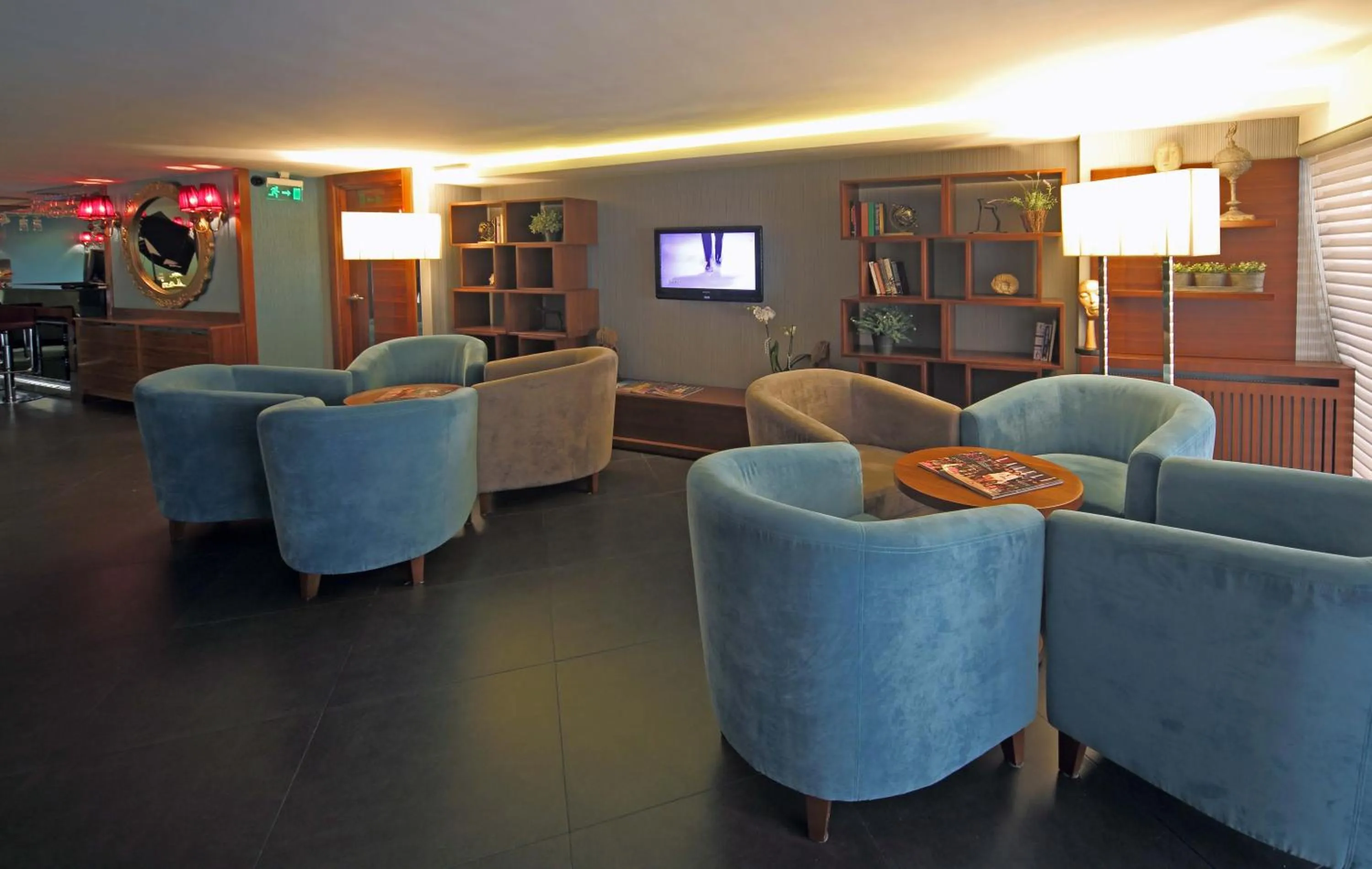 Communal lounge/ TV room, Lounge/Bar in Hotel Polatdemir