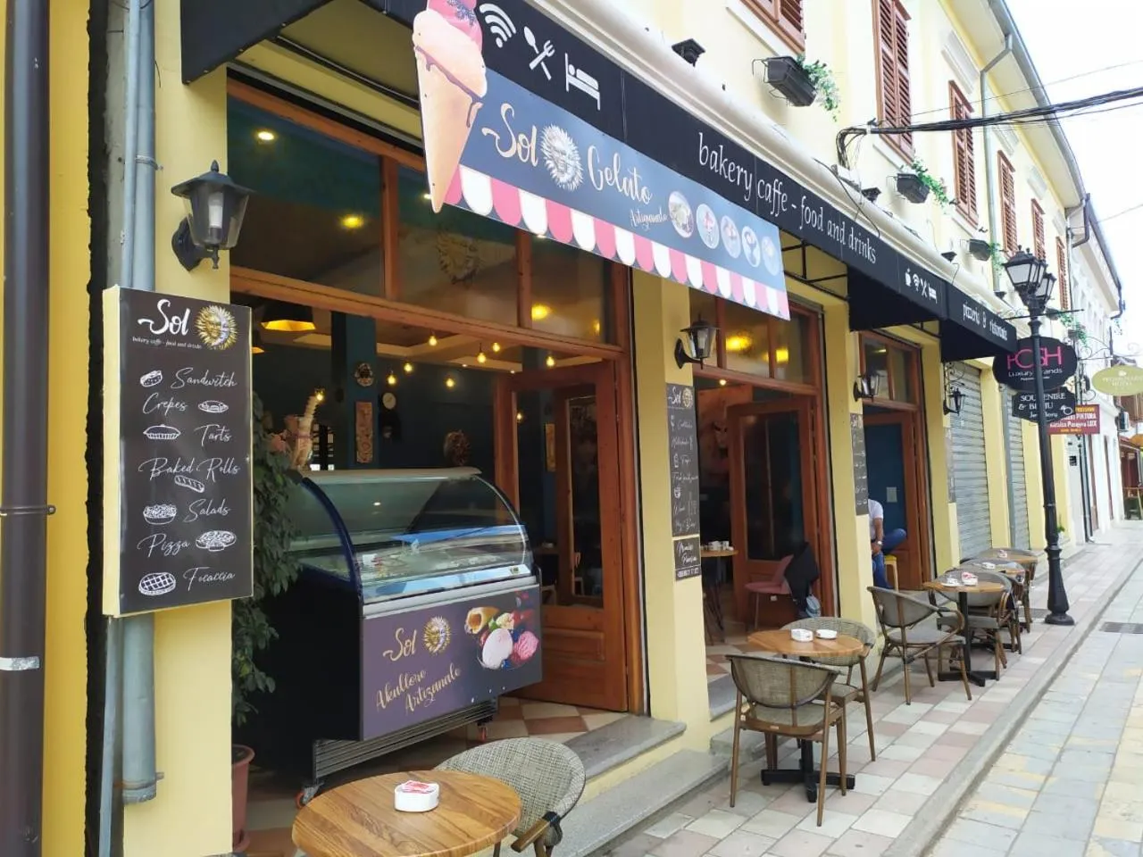 Property logo or sign in Promenade Hotel