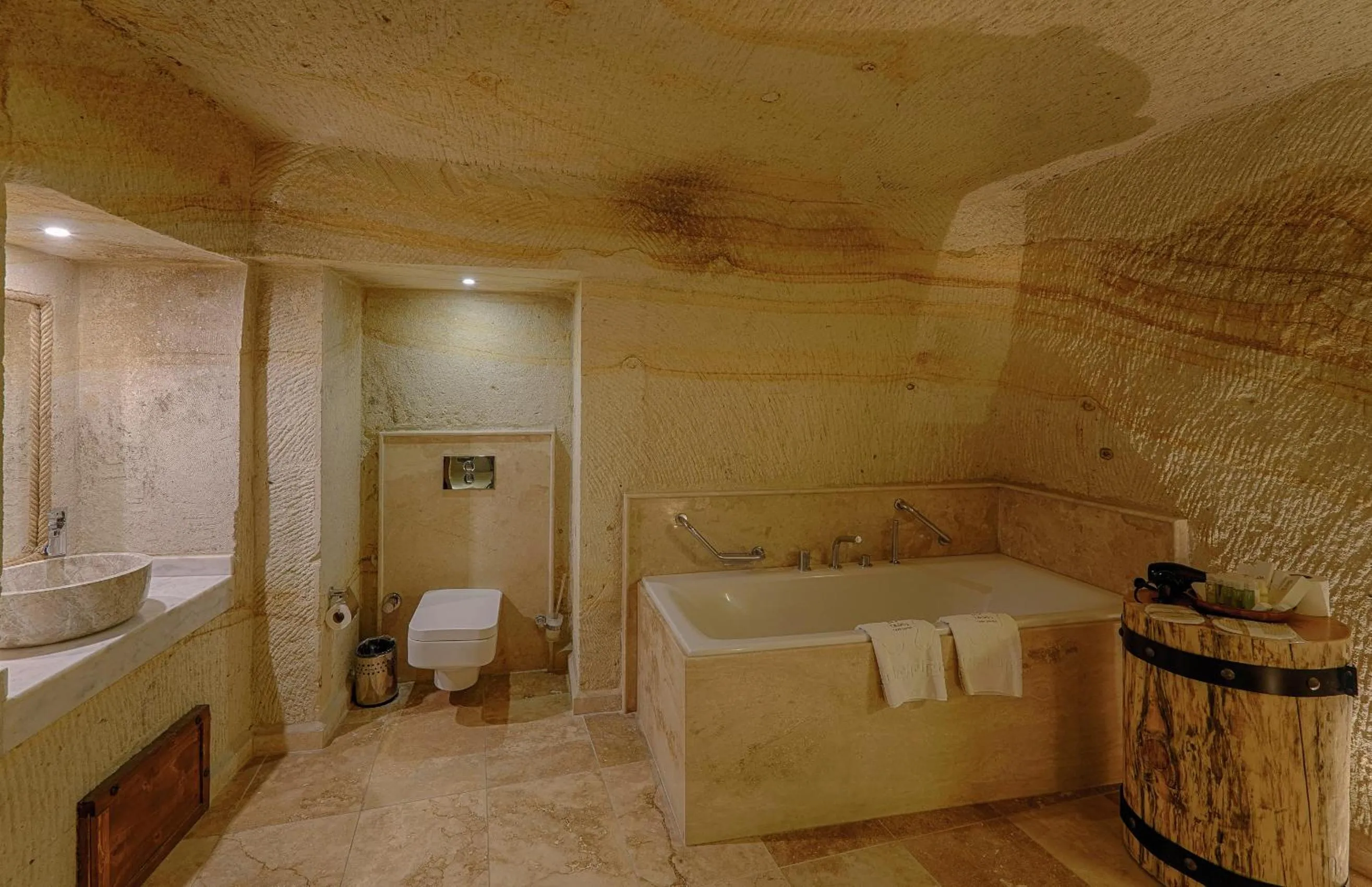 Bathroom in Taru Cave Suites