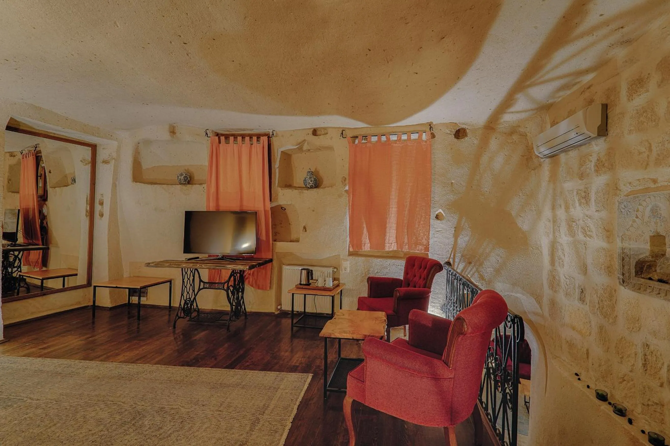 Natural landscape in Taru Cave Suites