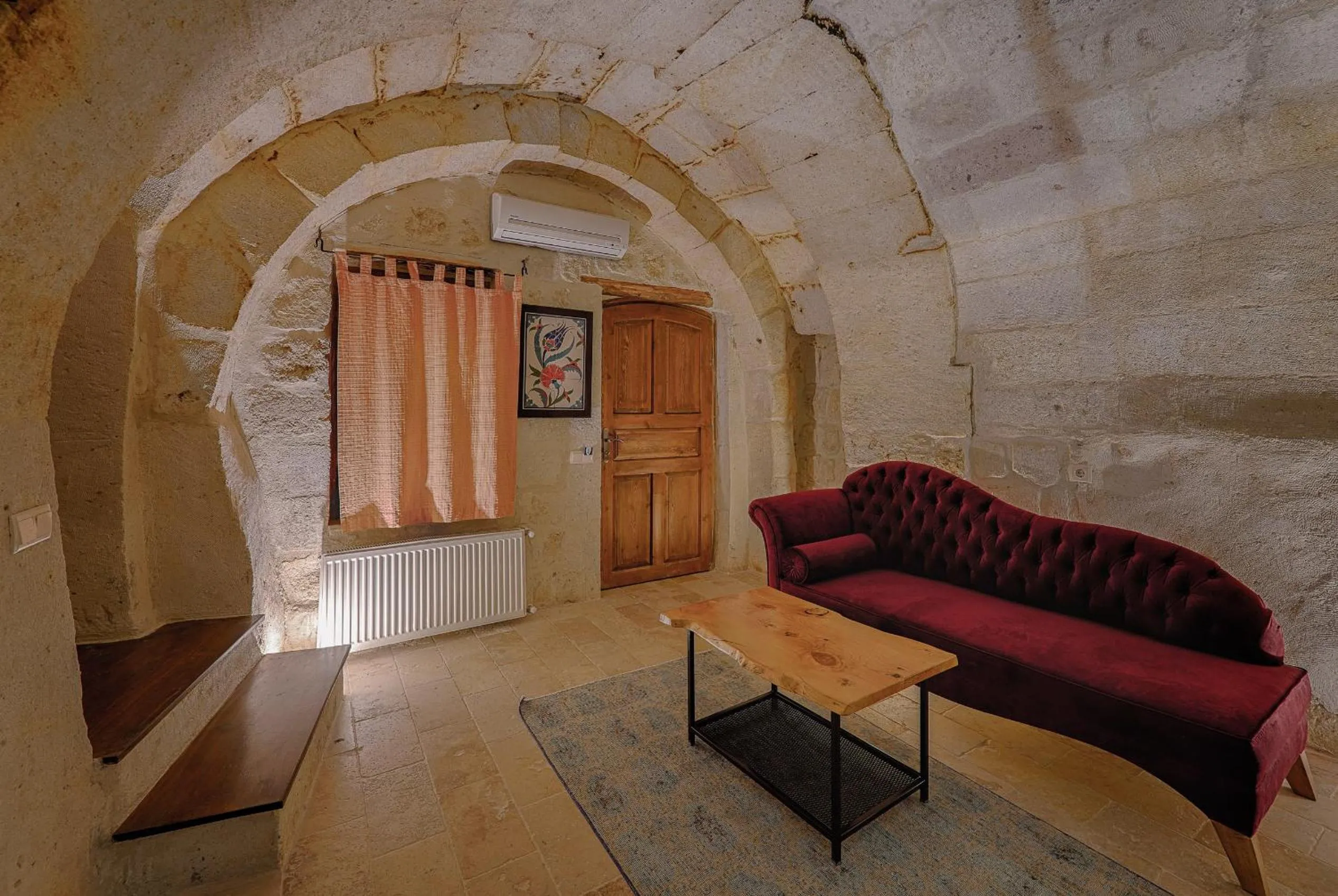 Natural landscape in Taru Cave Suites