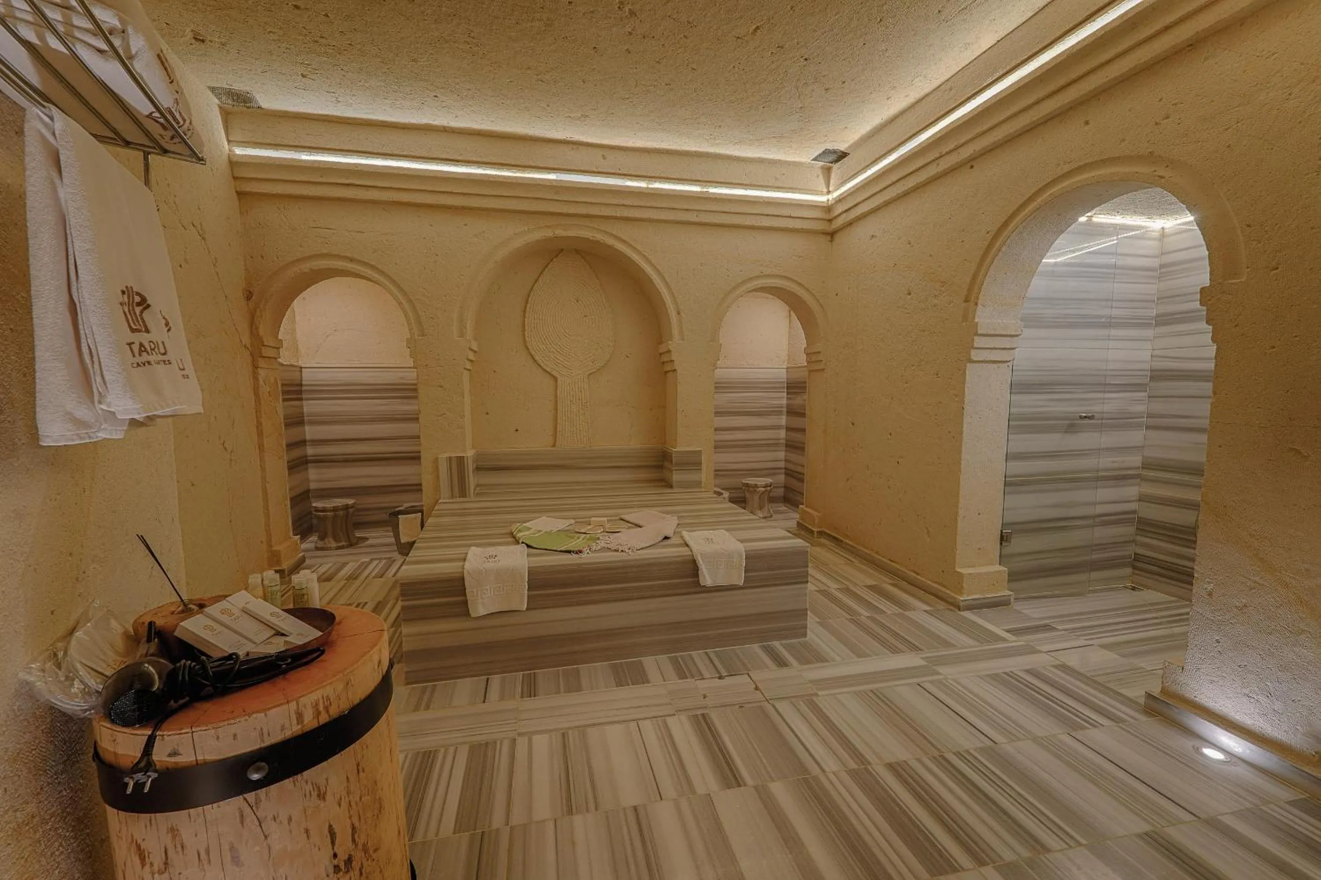 Steam room in Taru Cave Suites