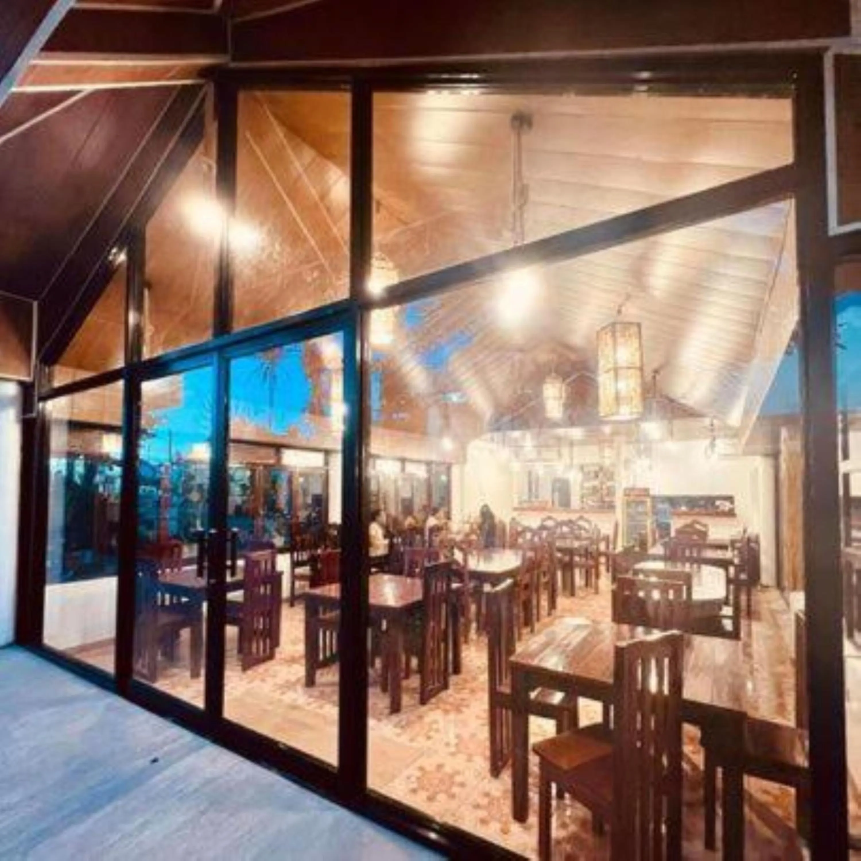 Restaurant/places to eat in Ronaldo's Inn Siargao by Cocotel