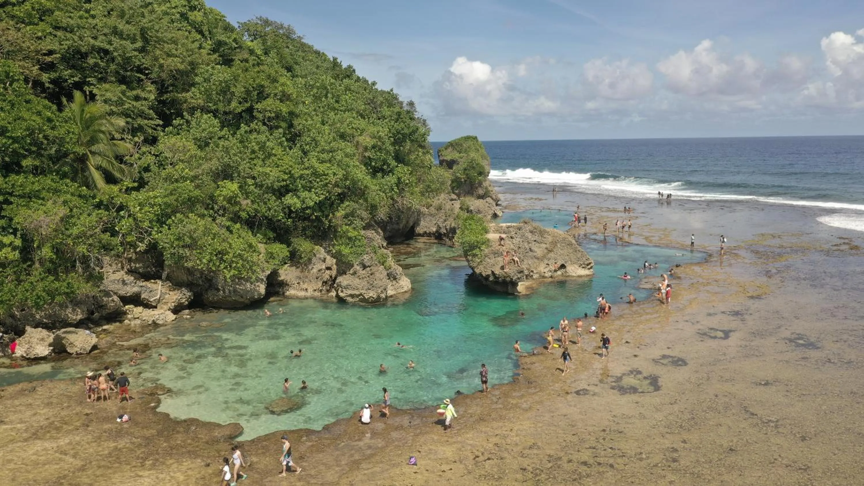 Day in Ronaldo's Inn Siargao by Cocotel