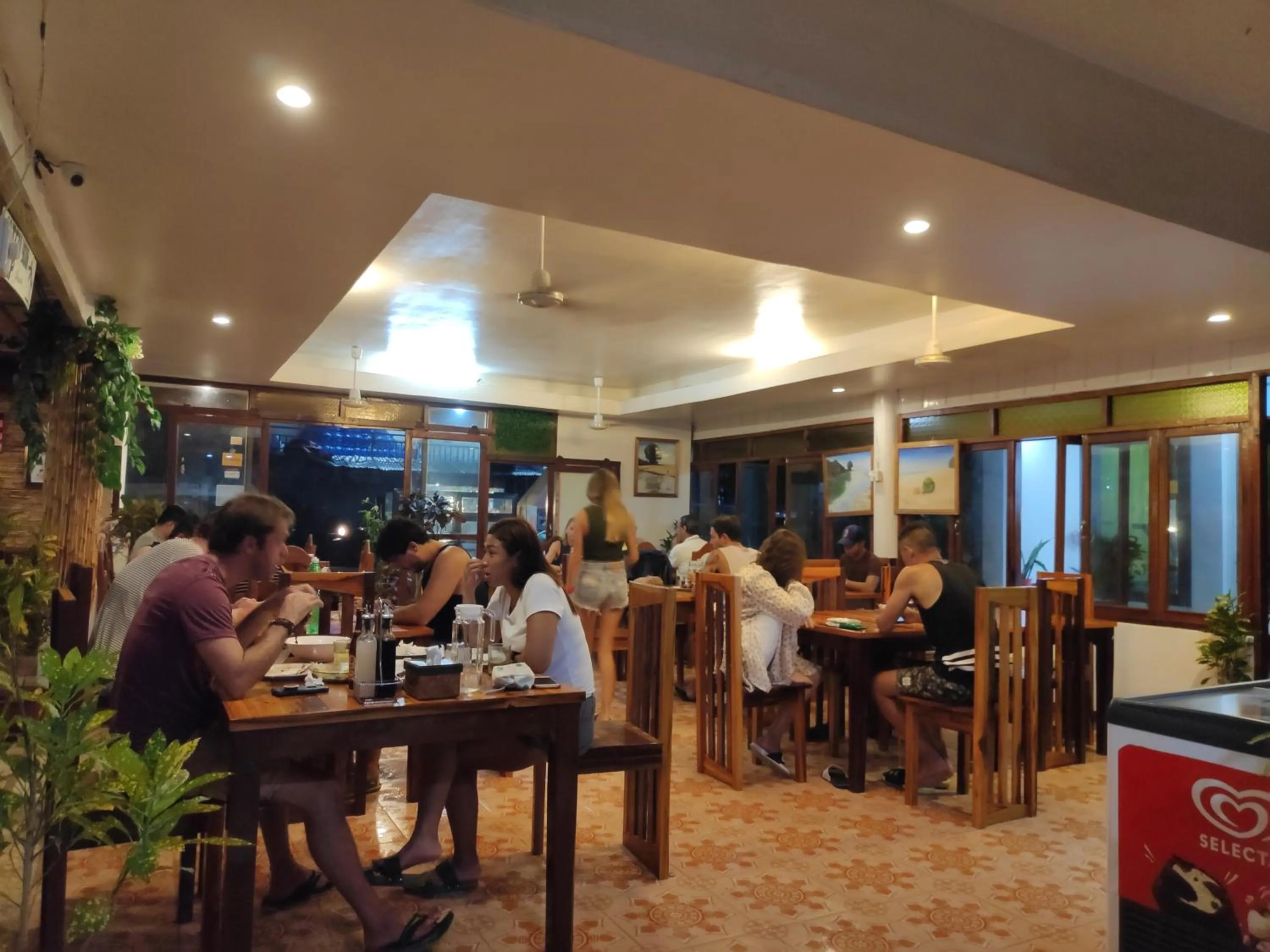 Restaurant/places to eat in Ronaldo's Inn Siargao by Cocotel