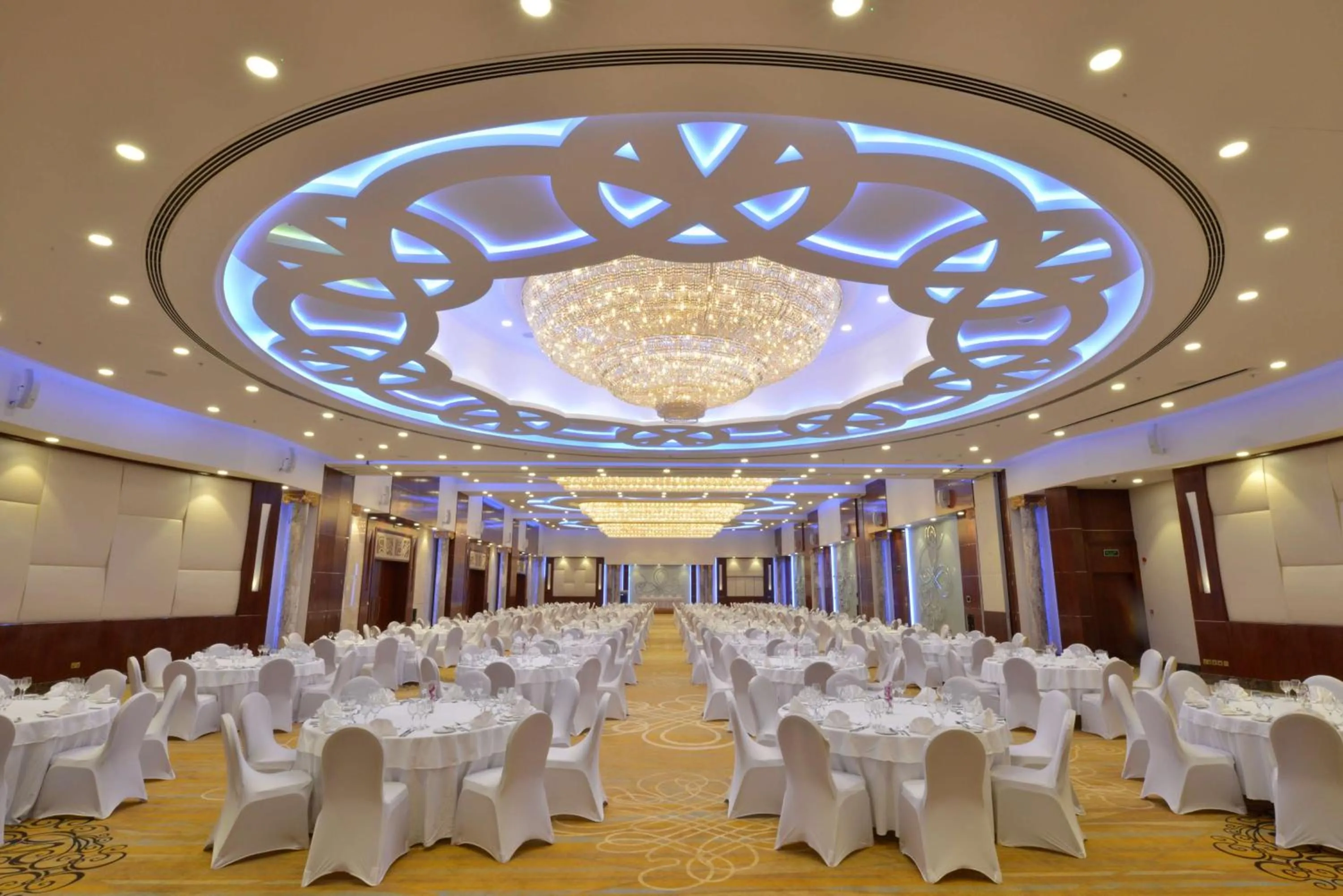 wedding in The Diplomat Radisson Blu Hotel Residence & Spa