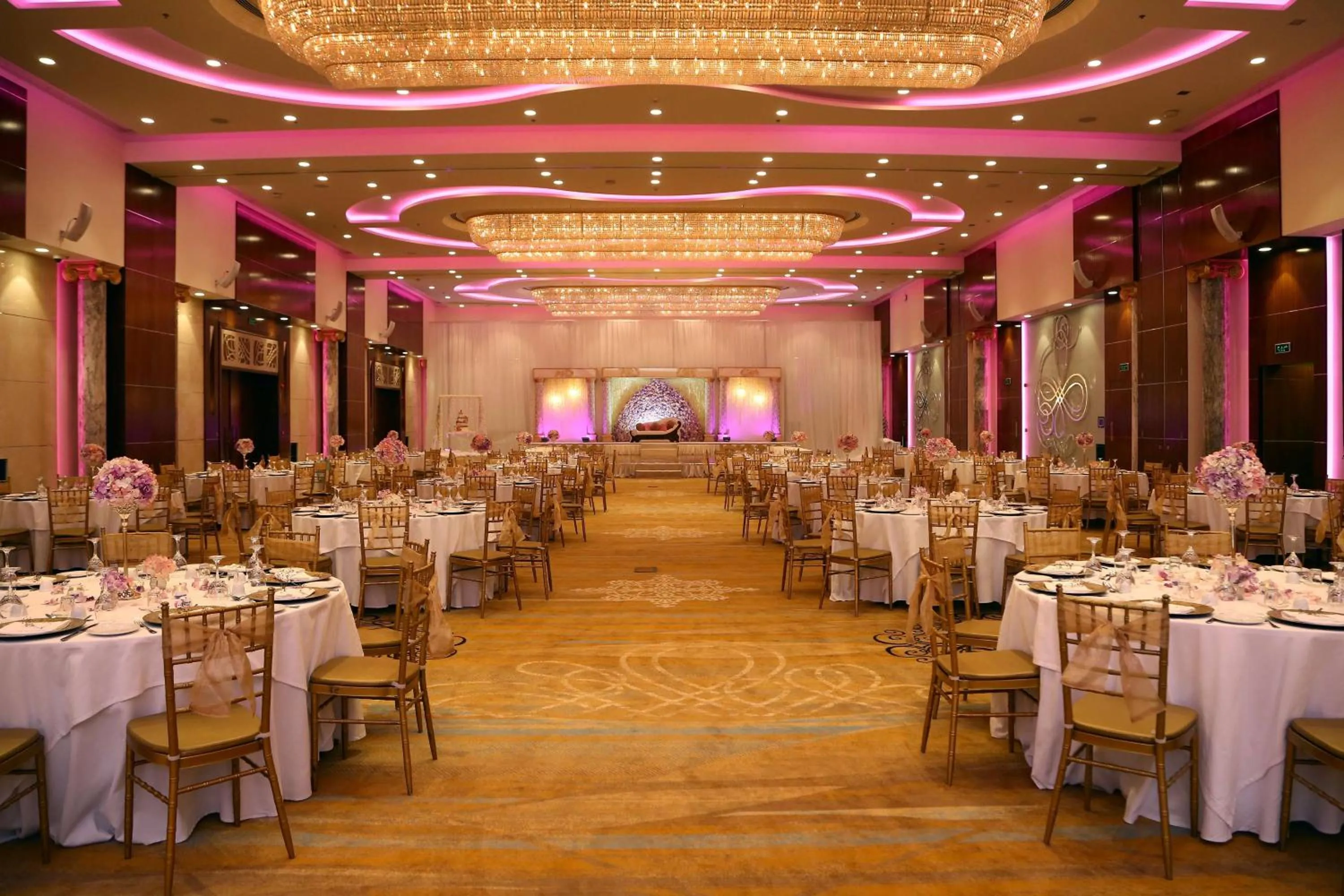wedding in The Diplomat Radisson Blu Hotel Residence & Spa
