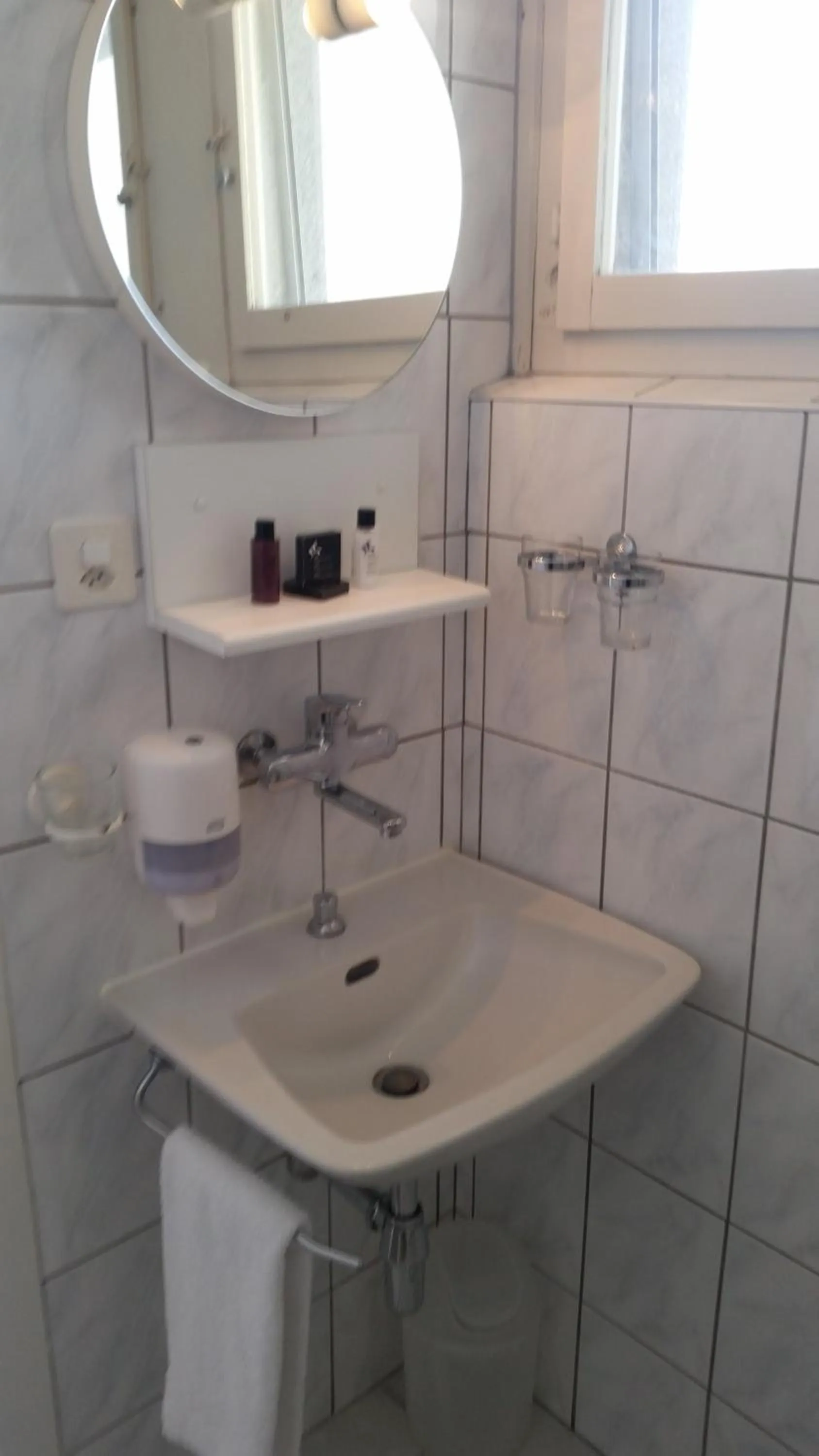 Toilet in Motel des Sports Martigny