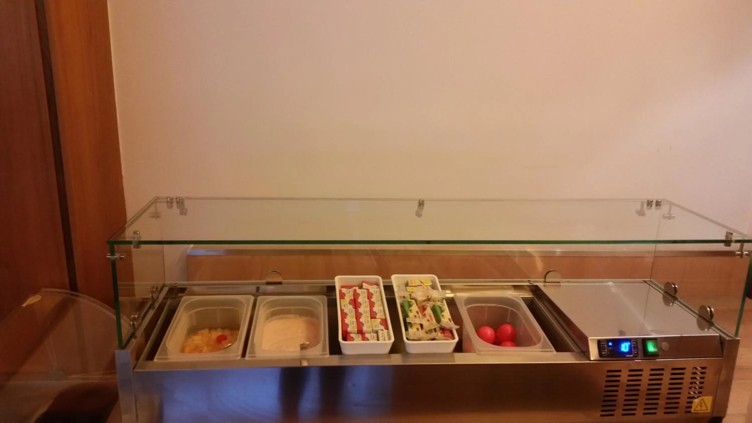 Buffet breakfast in Motel des Sports Martigny