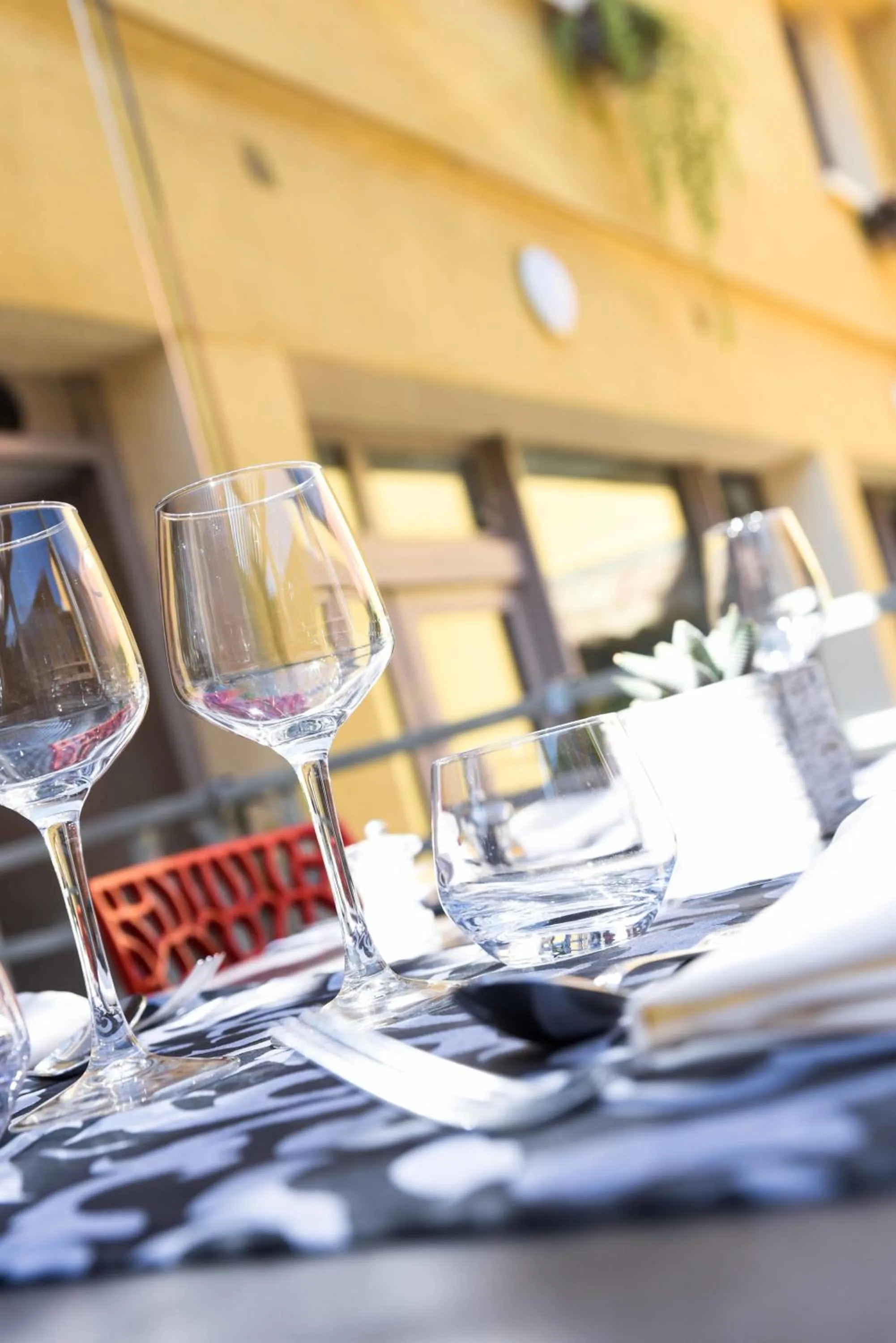 Restaurant/places to eat in Logis Hôtel Restaurant Azalées