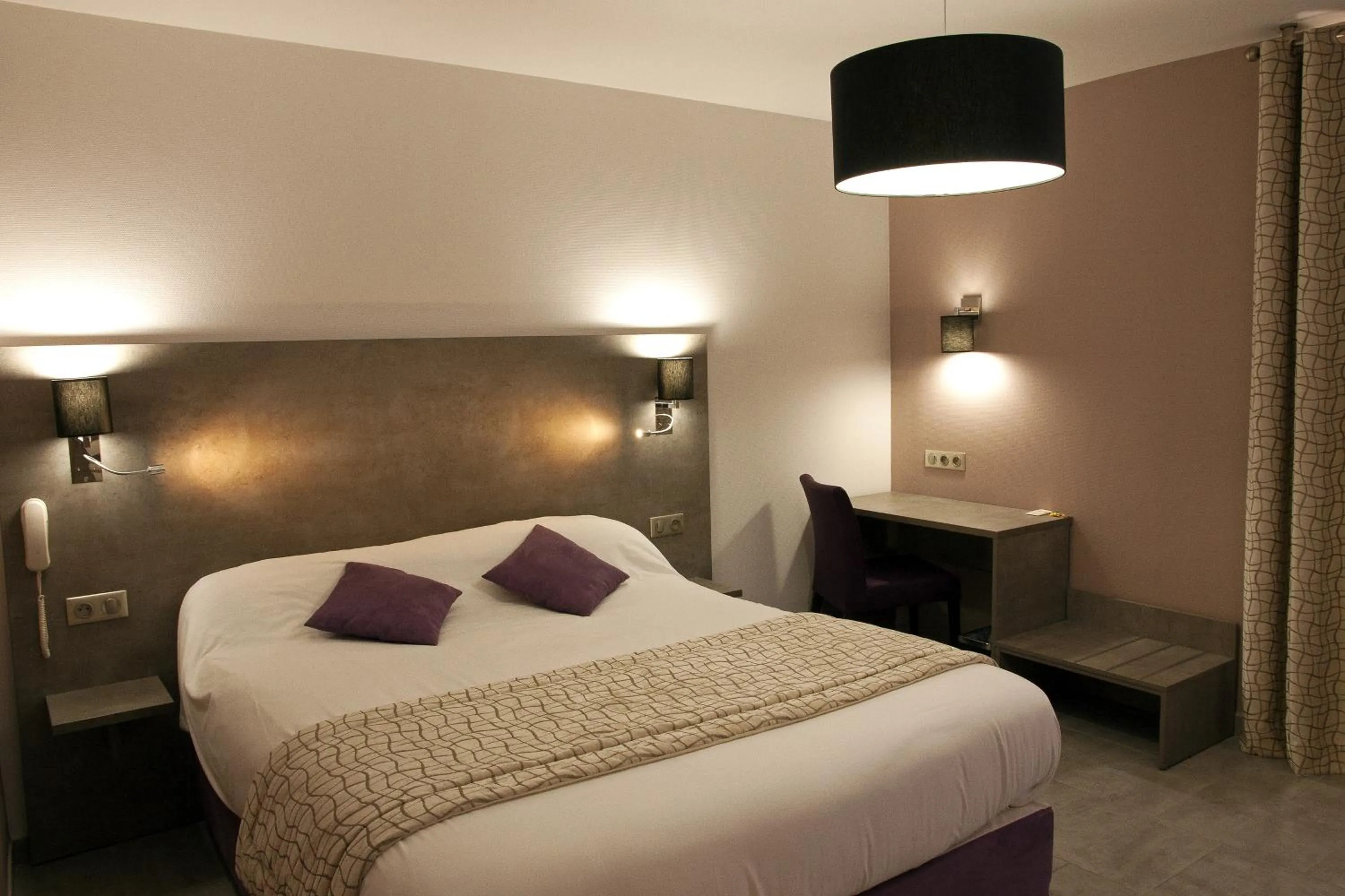 Photo of the whole room, Bed in Logis Hôtel Restaurant Azalées