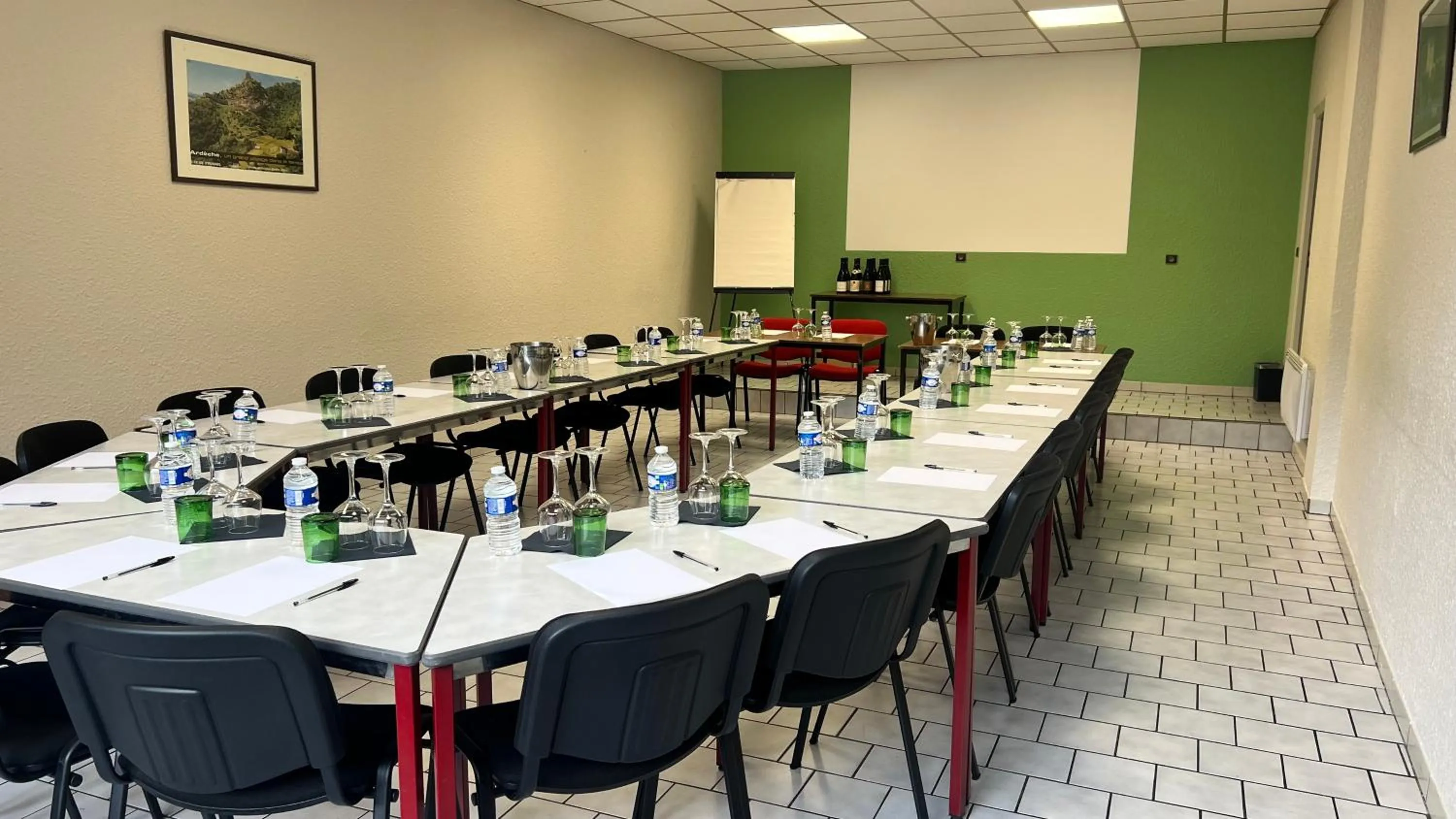 Meeting/conference room in Logis Hôtel Restaurant Azalées