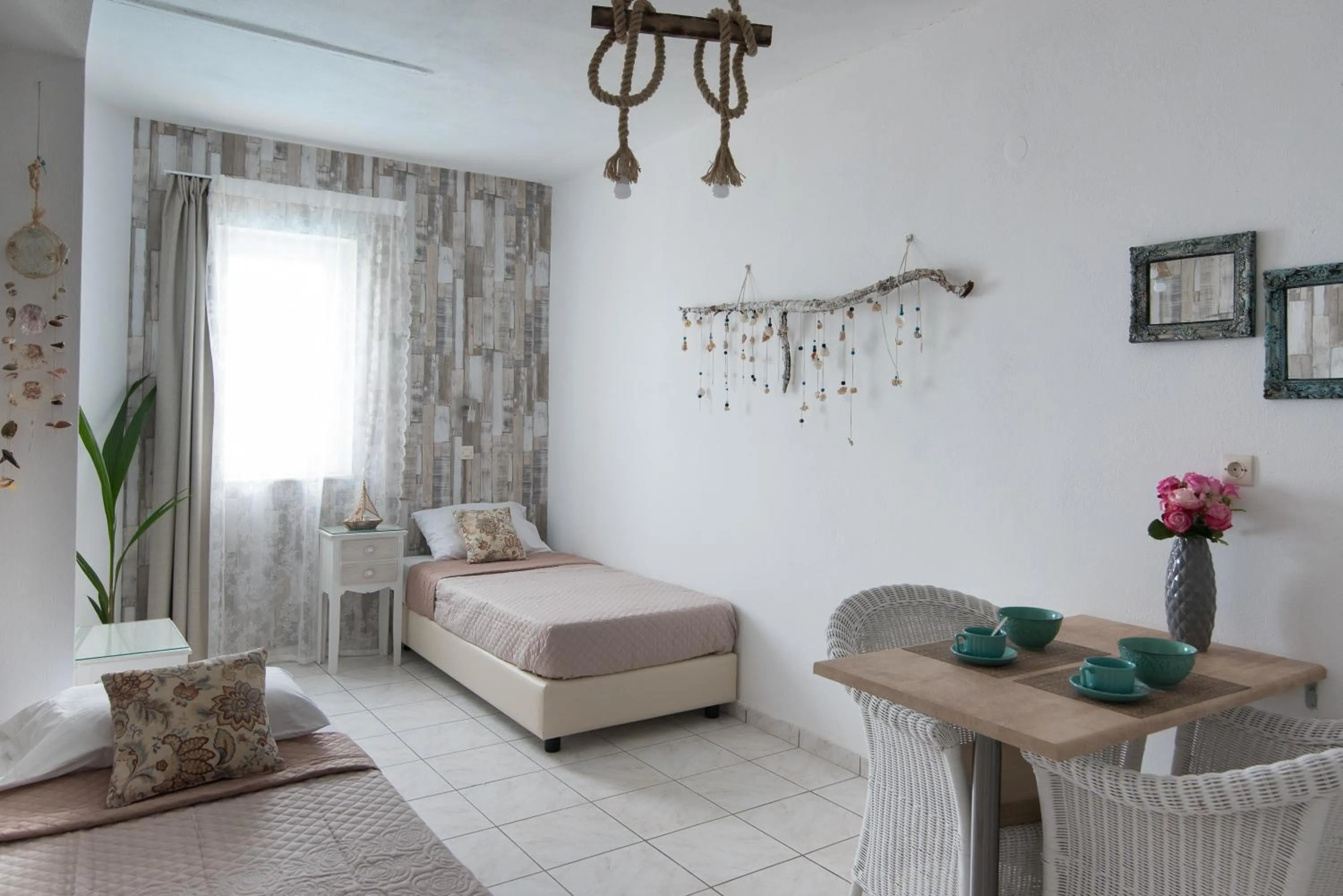 Photo of the whole room, Bed in Silver Sun Studios & Apartments