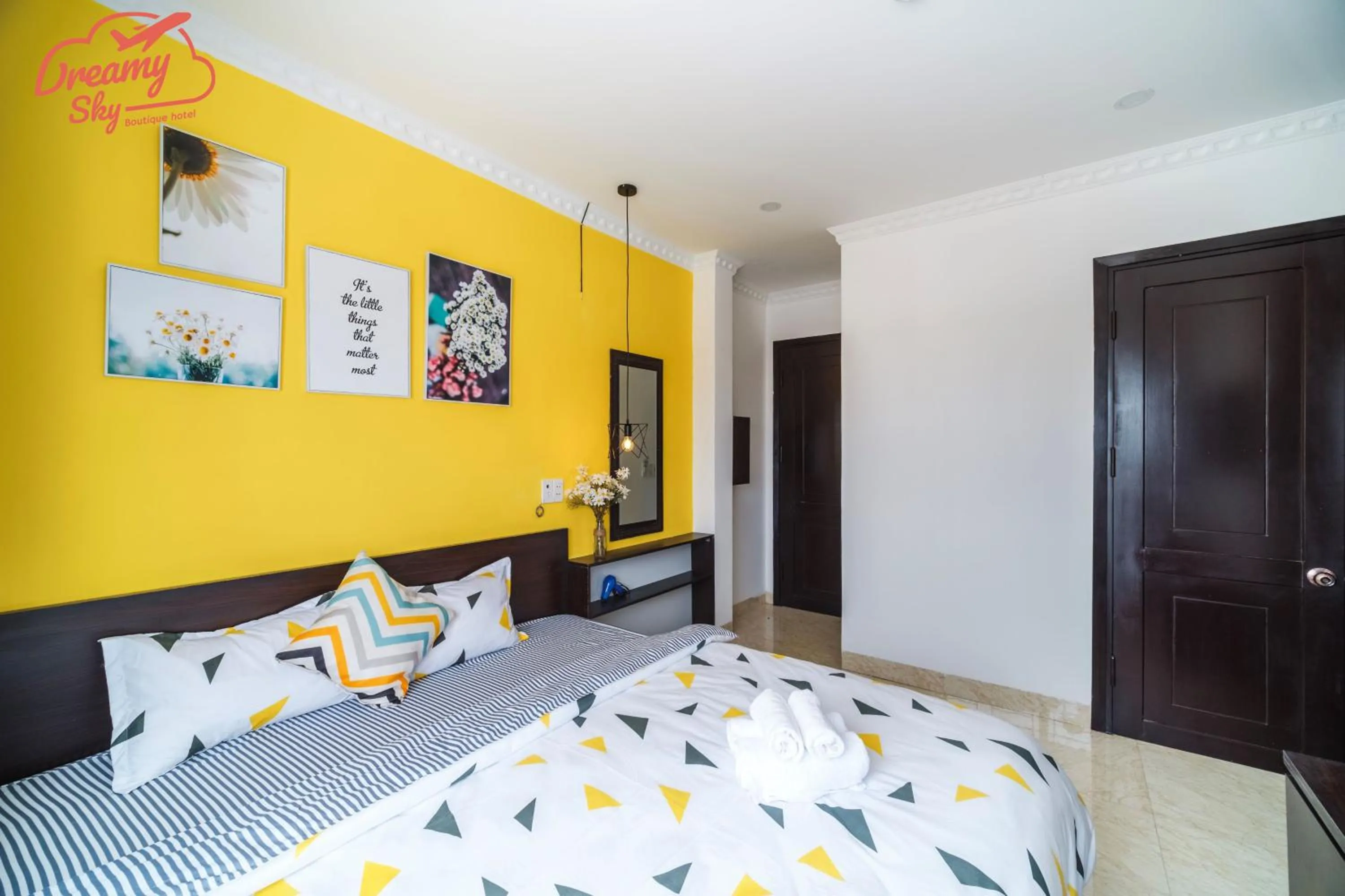 Bed in Dreamy Sky - Airport View Boutique Hotel