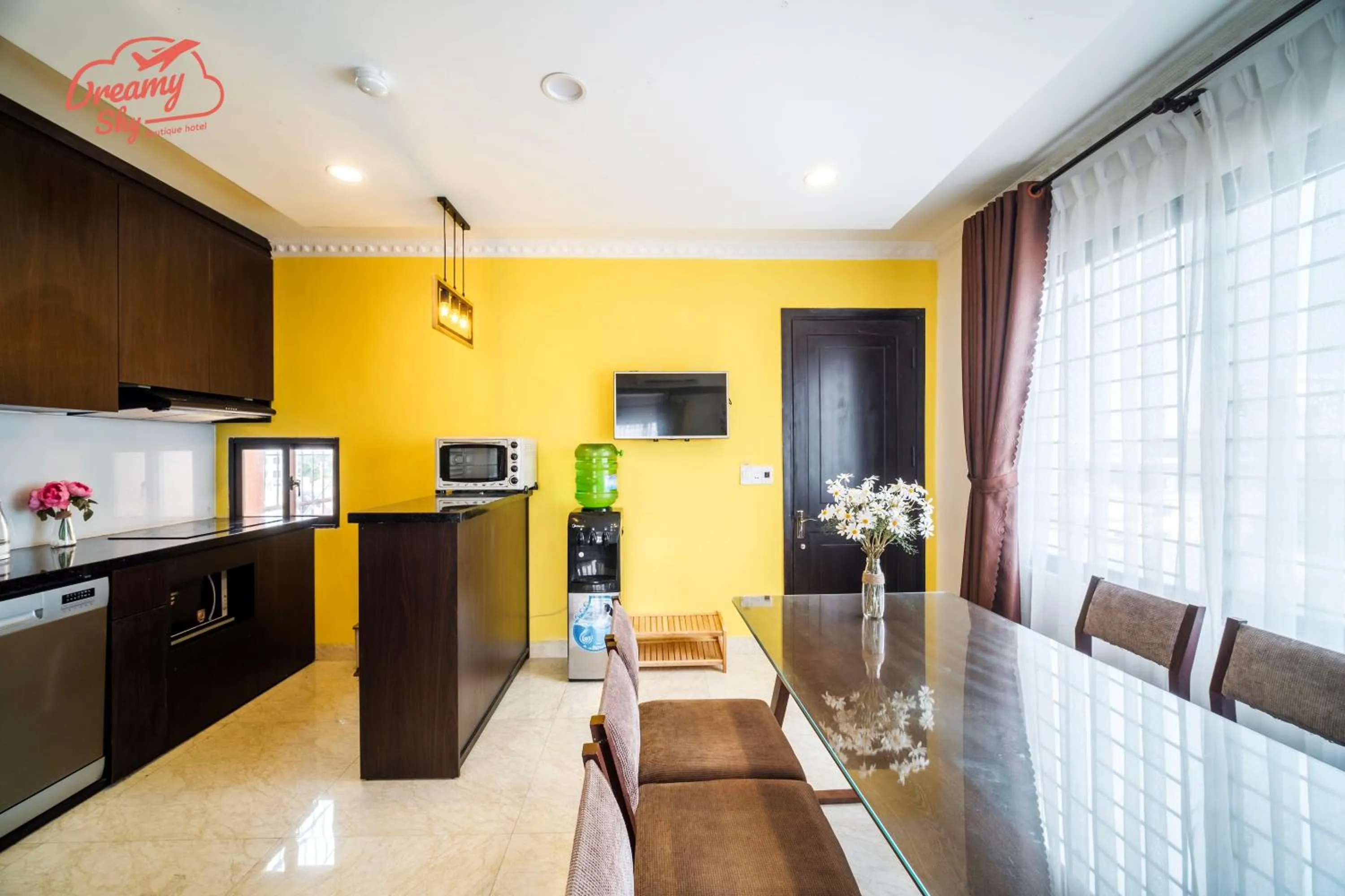 Kitchen or kitchenette in Dreamy Sky - Airport View Boutique Hotel