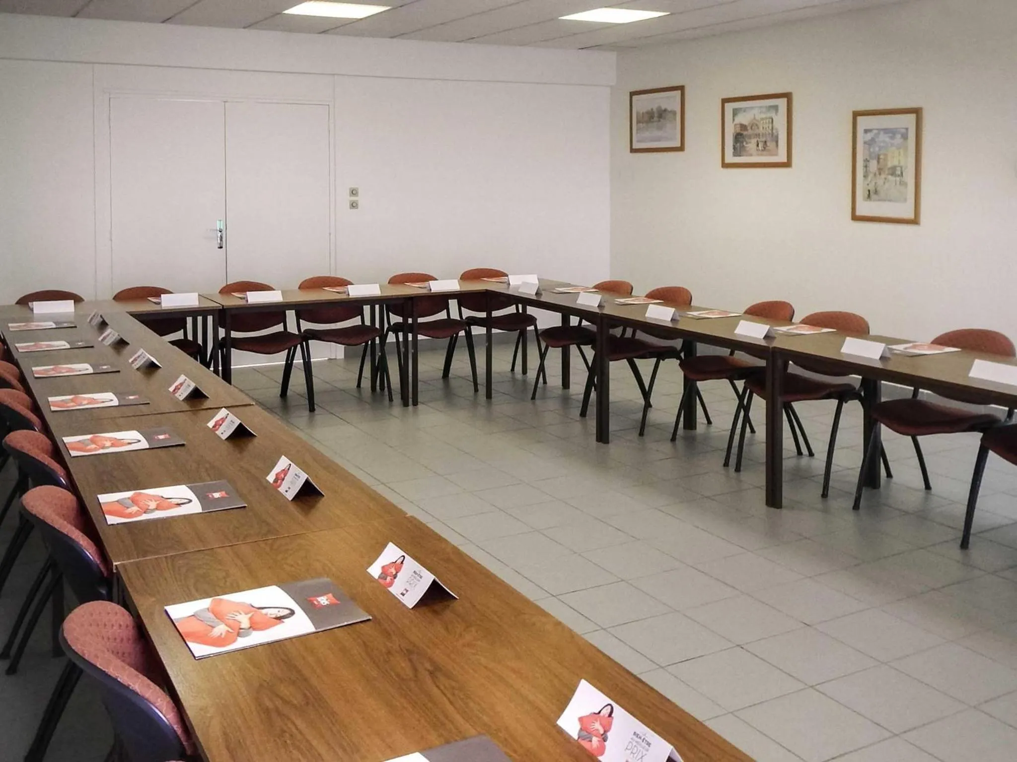 Meeting/conference room in ibis Poitiers Beaulieu