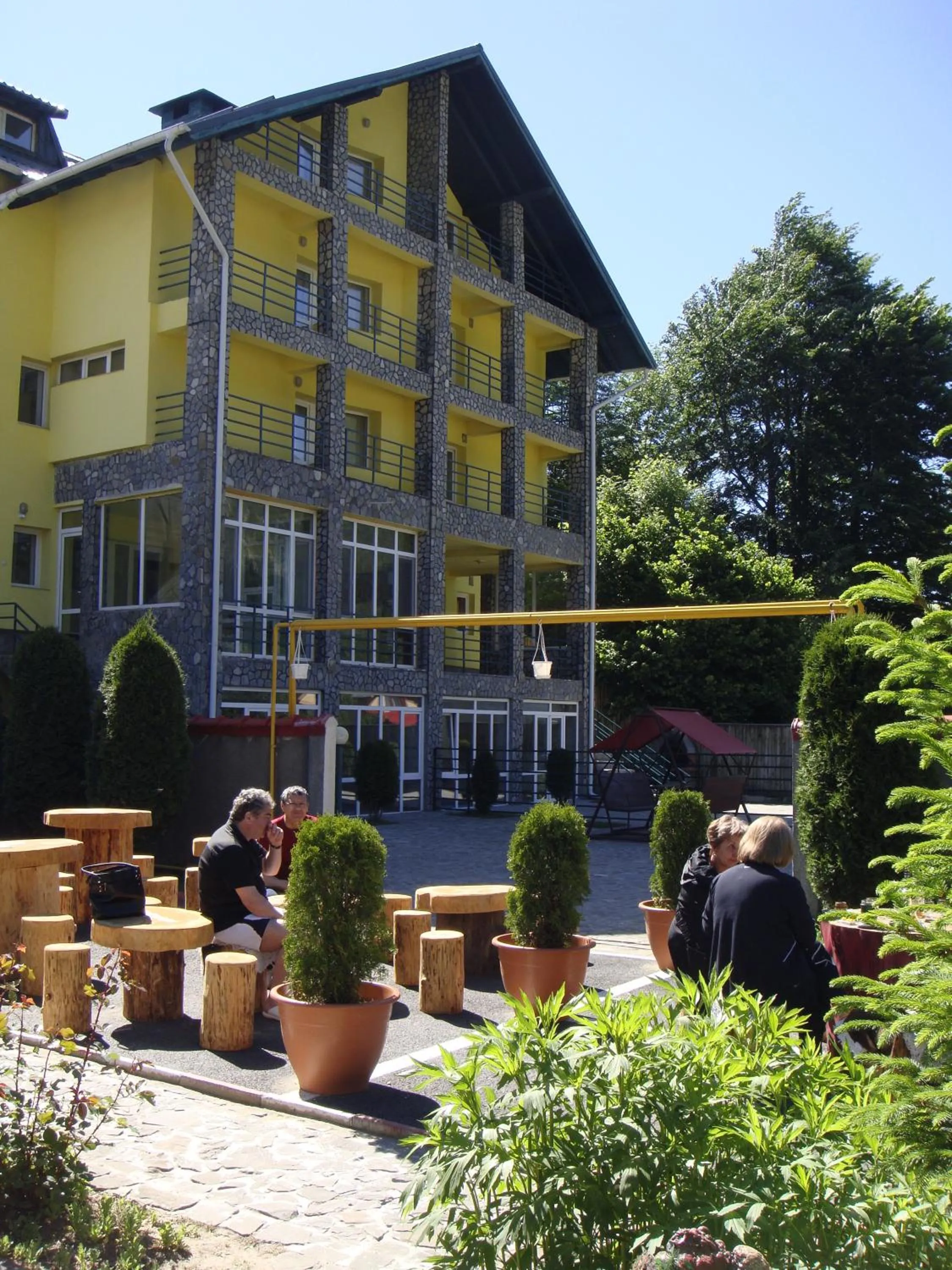 Facade/entrance in Complex Mona Caraiman