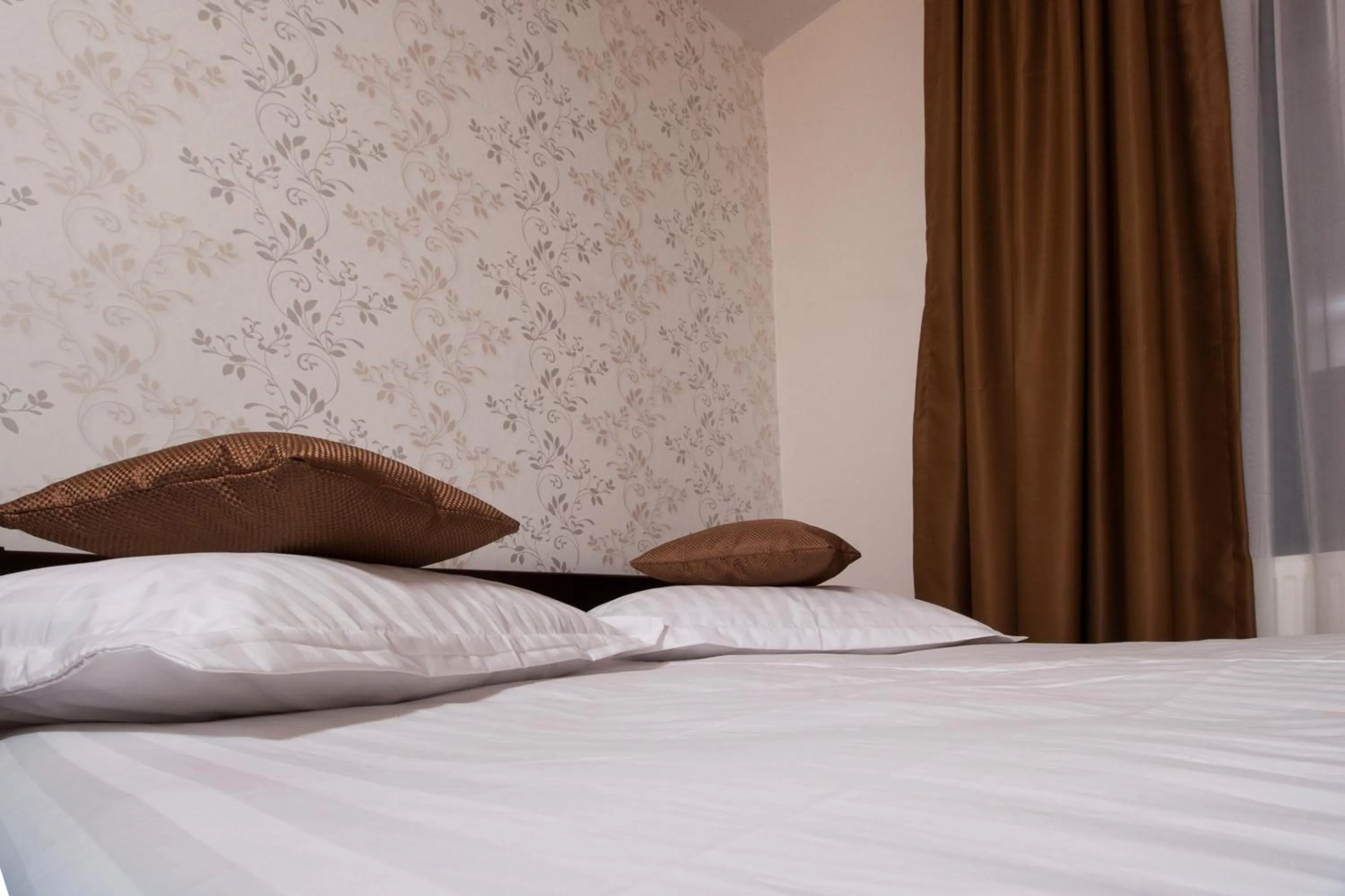 Photo of the whole room in Complex Mona Caraiman