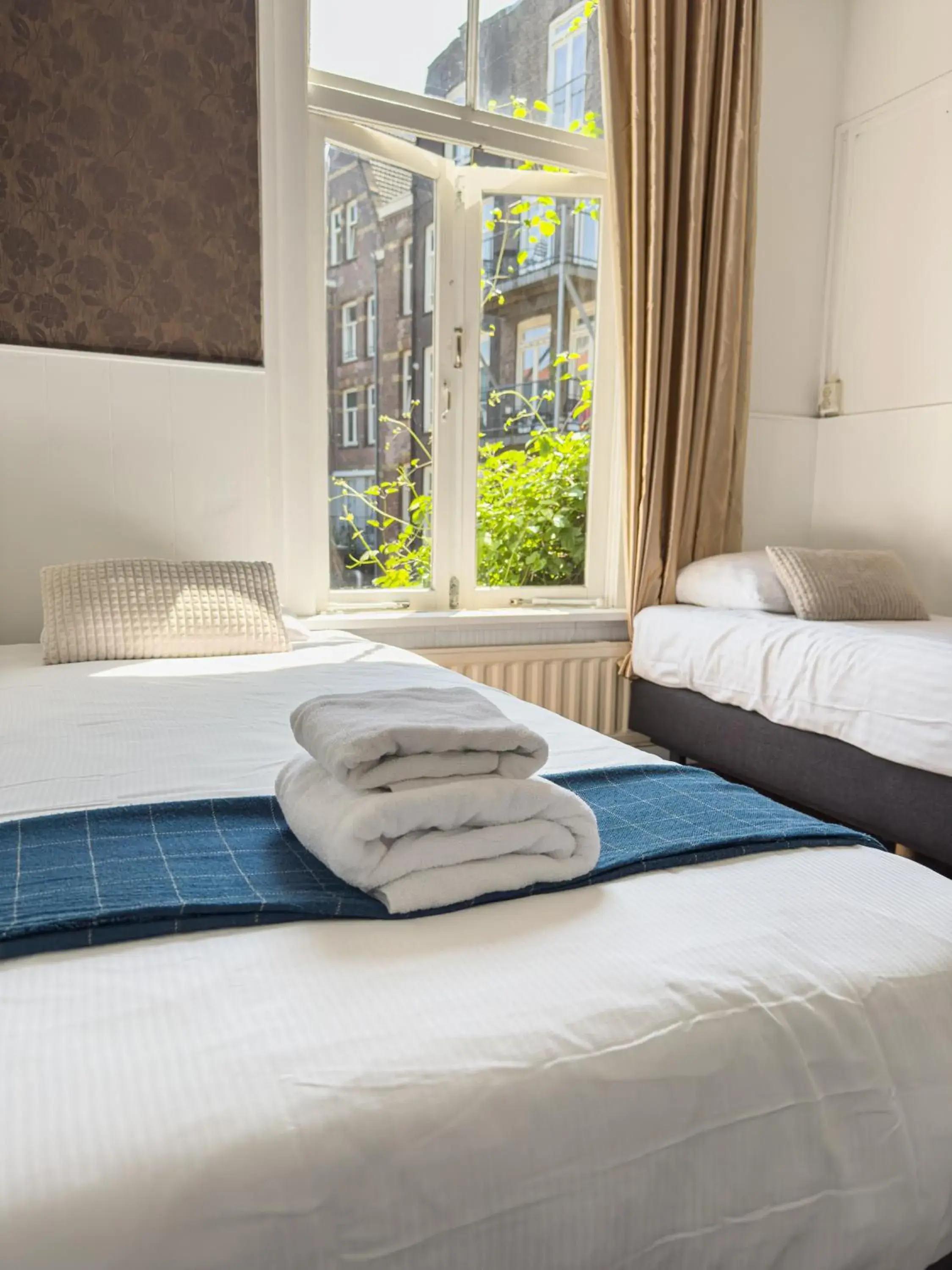 Twin Room in Hotel Amsterdam Inn Twin Room in Hotel Amsterdam Inn