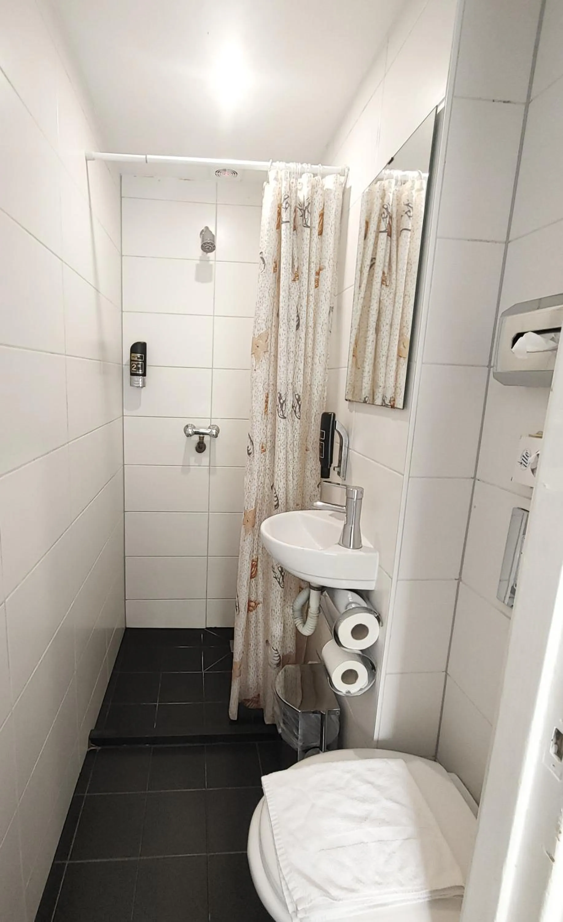 Bathroom in Hotel Amsterdam Inn