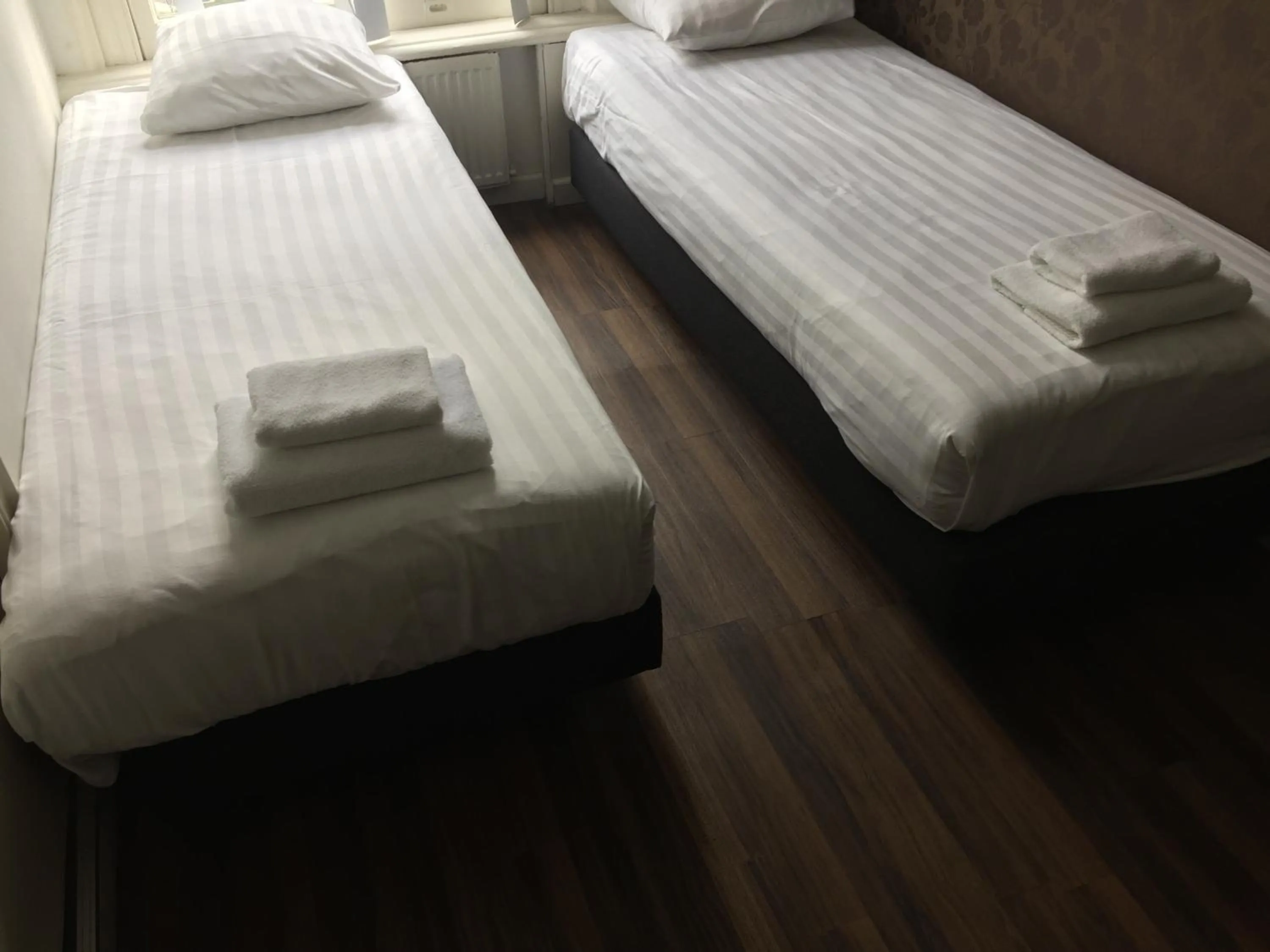 Bed in Hotel Amsterdam Inn