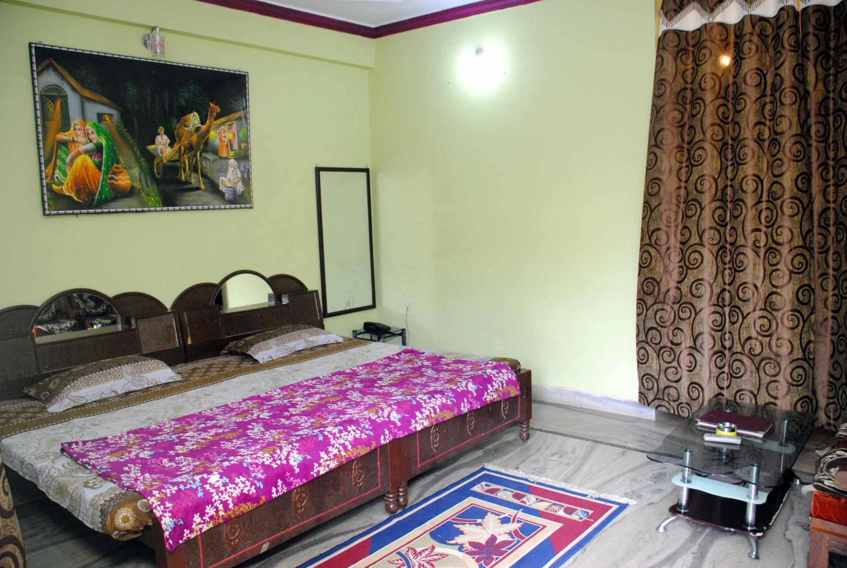 Bedroom, Bed in Hill View