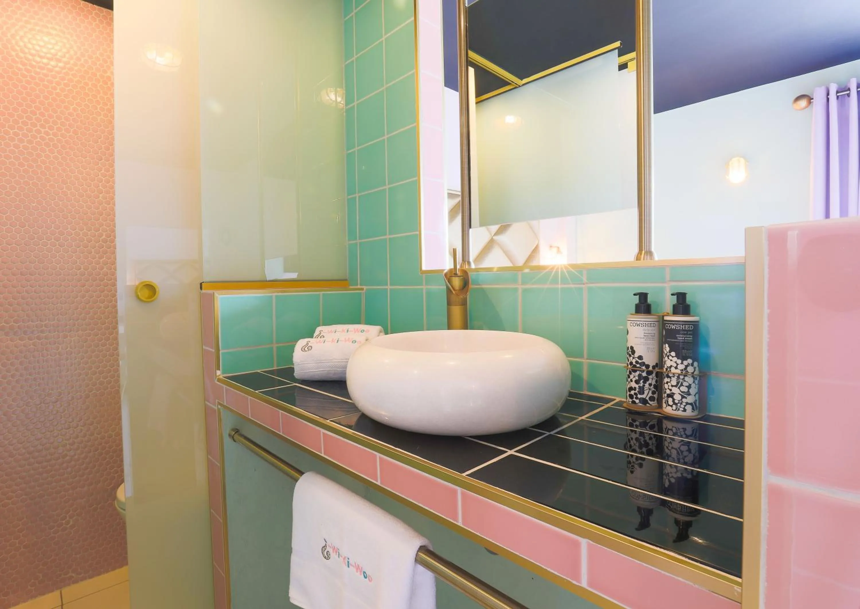 Bathroom in Wi-Ki-Woo Boutique Hotel