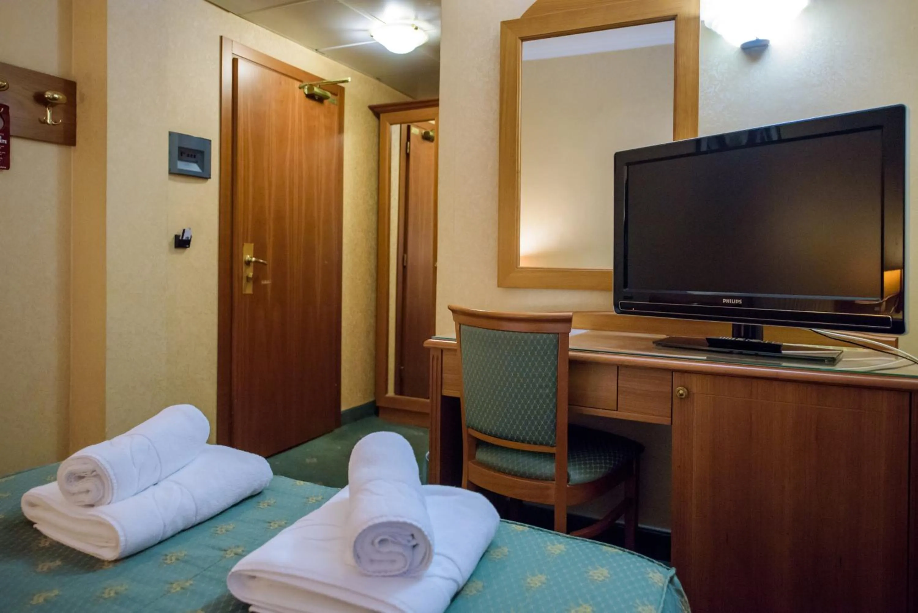 View (from property/room), Bed in Hotel Kastoria in Kastoria City