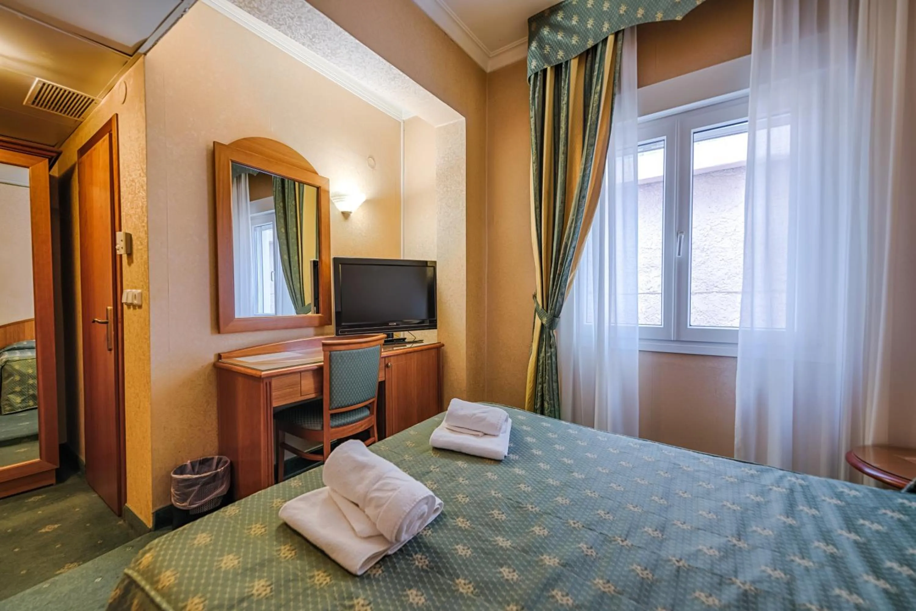 View (from property/room), Bed in Hotel Kastoria in Kastoria City
