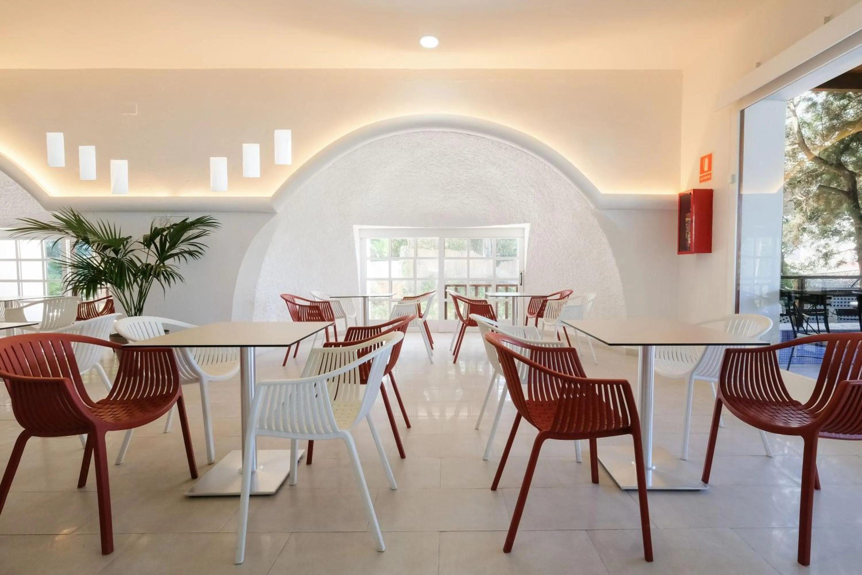 Lounge or bar in azuLine Hotel Bergantin