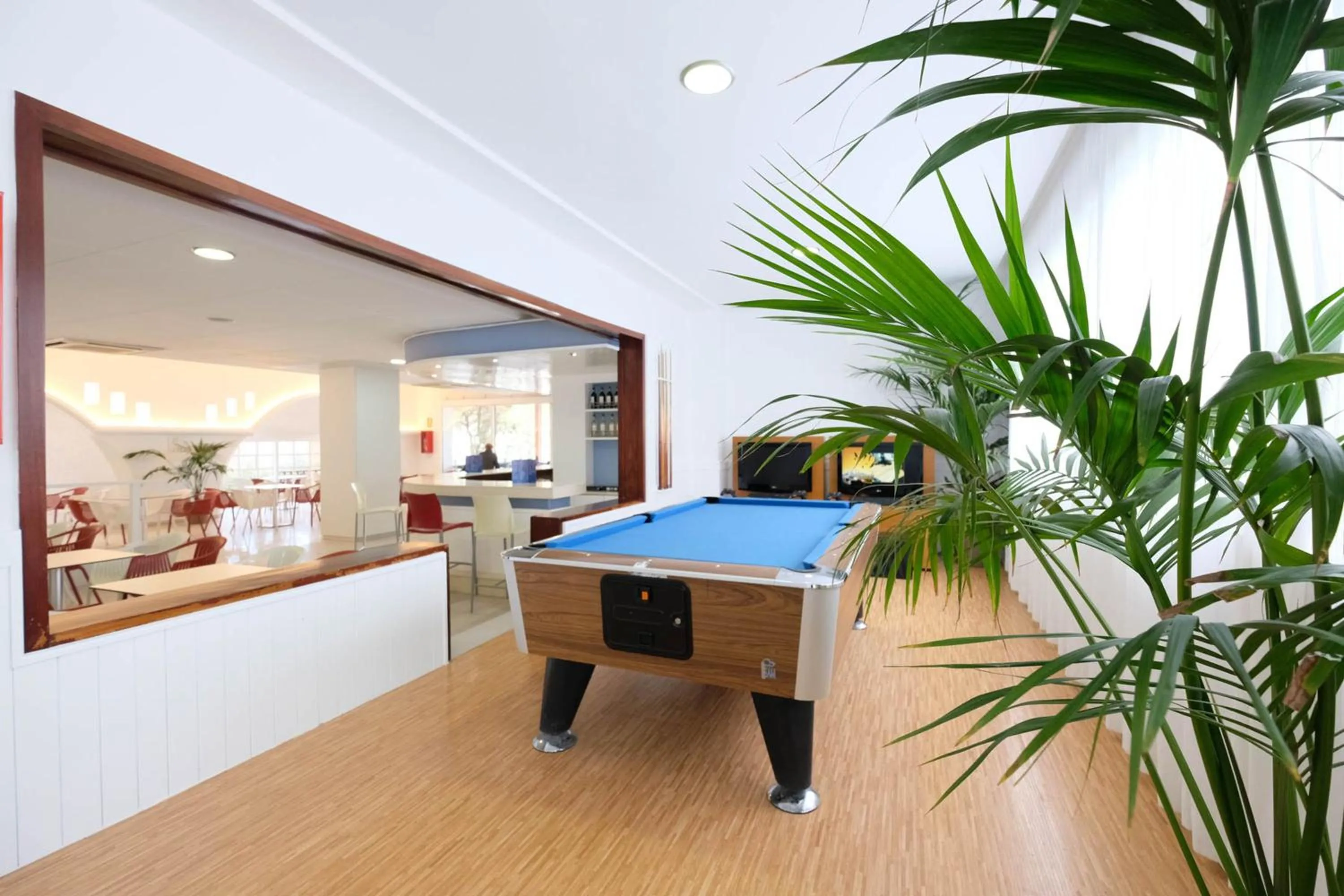 Lounge or bar in azuLine Hotel Bergantin