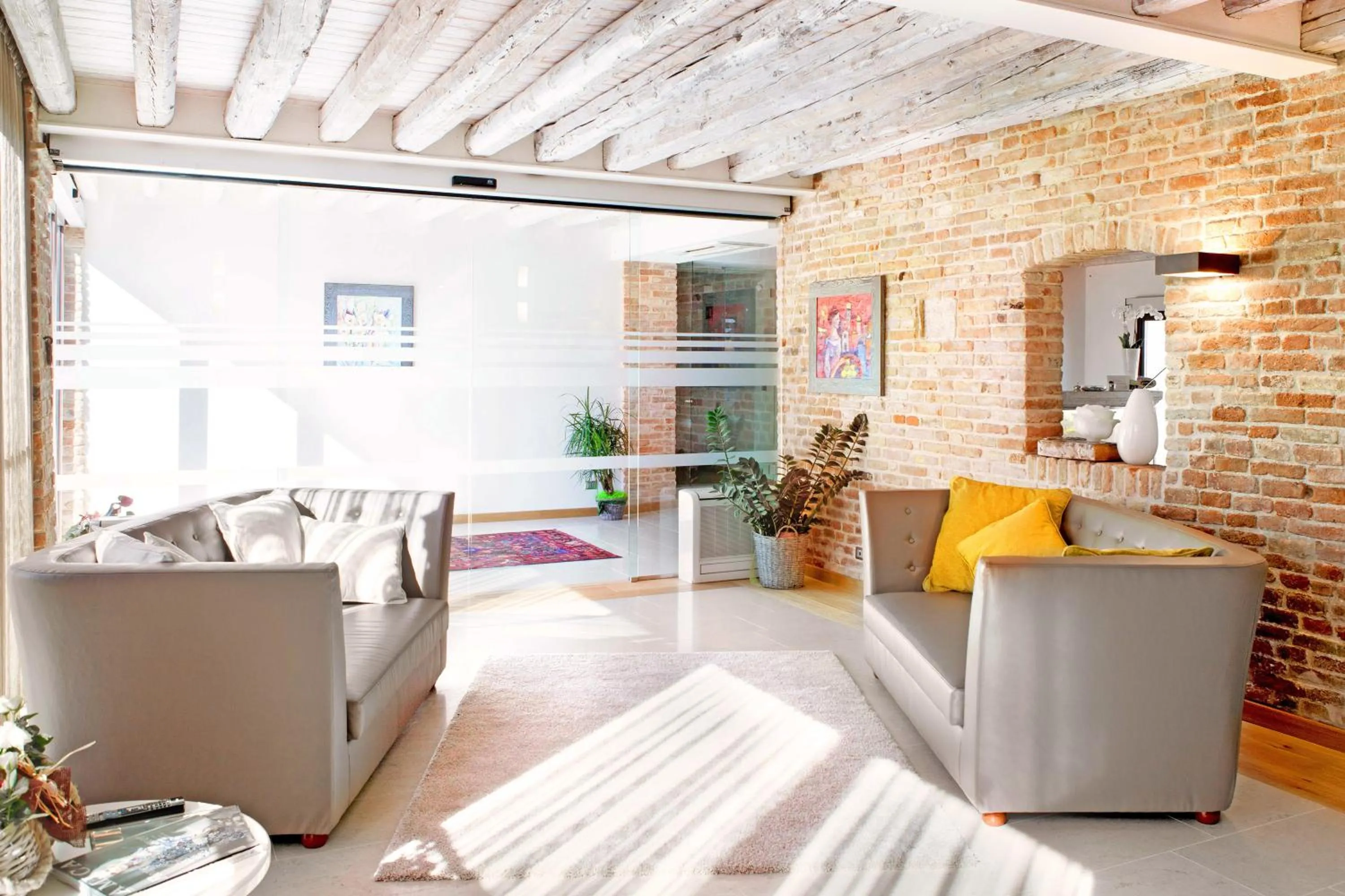 Communal lounge/ TV room in Do Ciacole In Relais