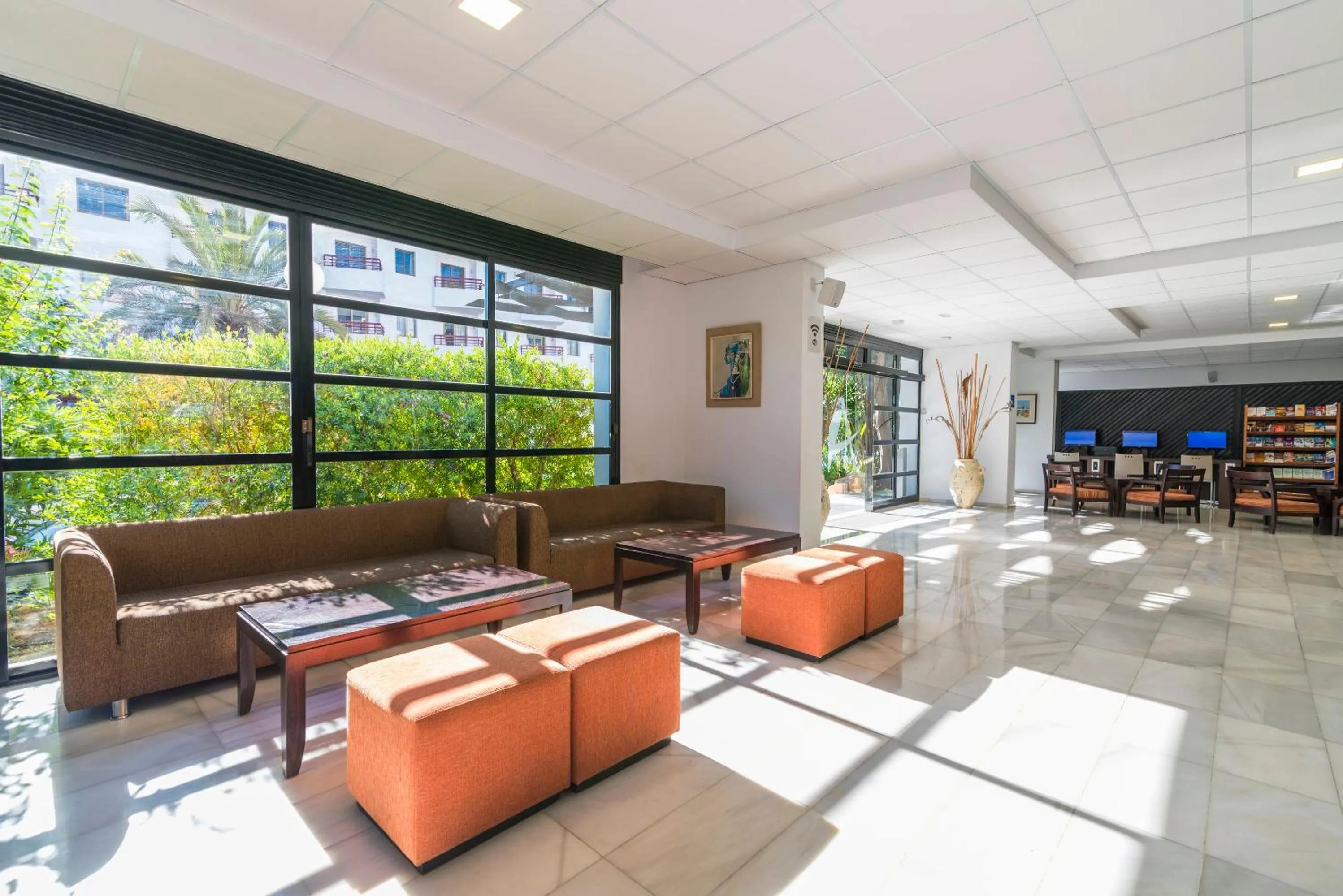 Seating area in azuLine Hoteles Mar Amantis & II