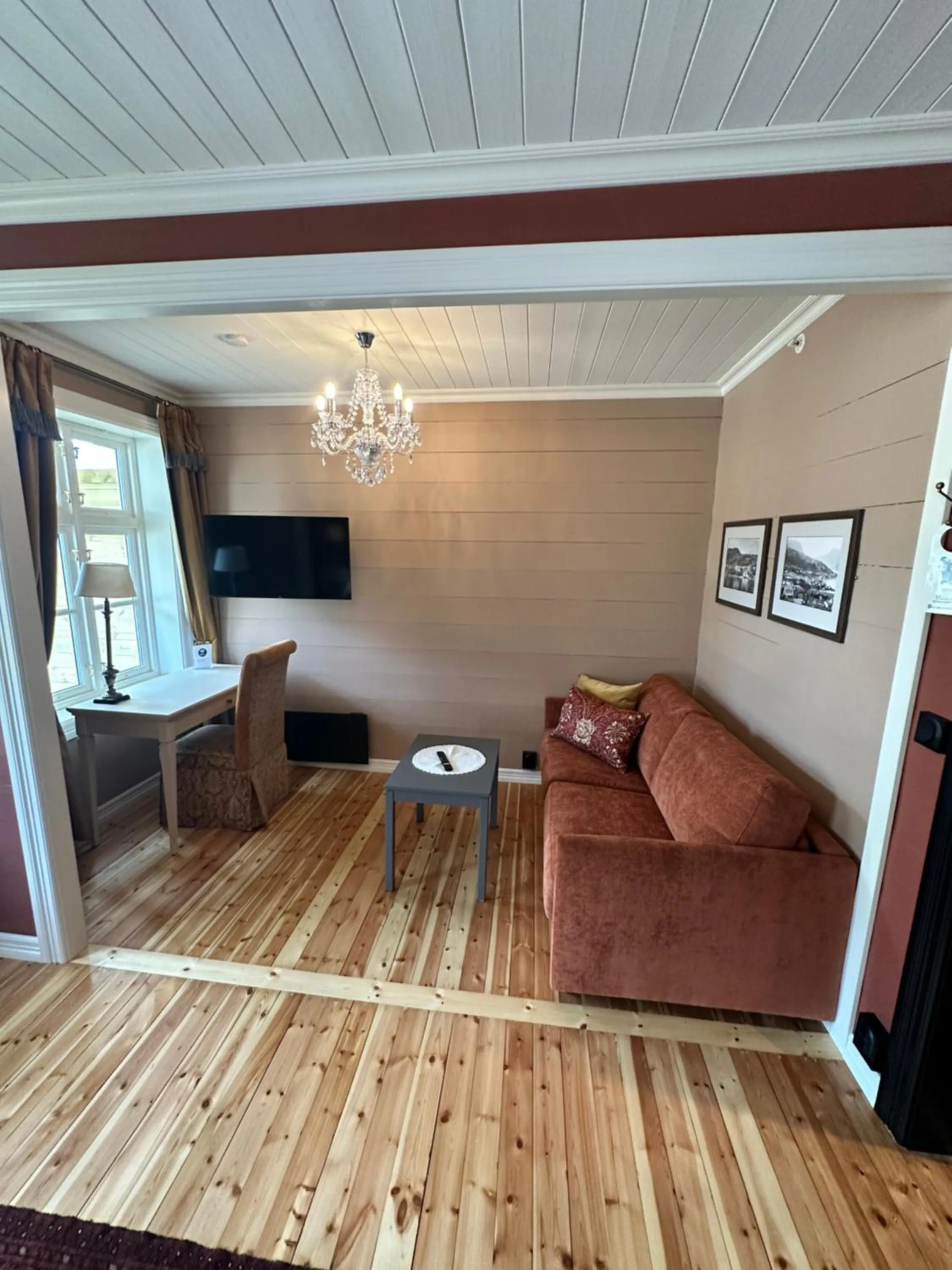 Living room in Hofslund Fjord Hotel