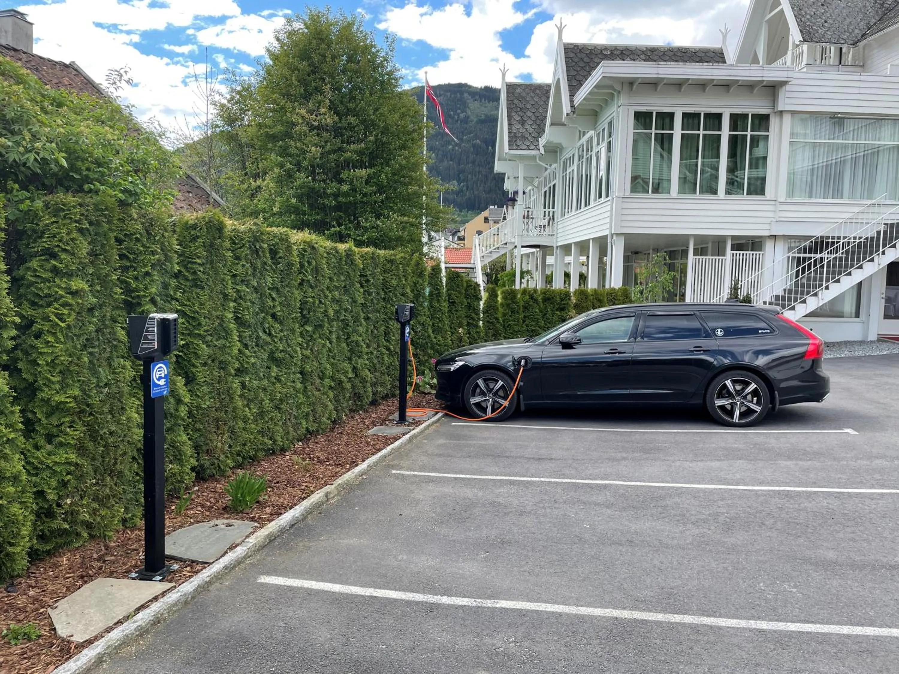 Parking in Hofslund Fjord Hotel