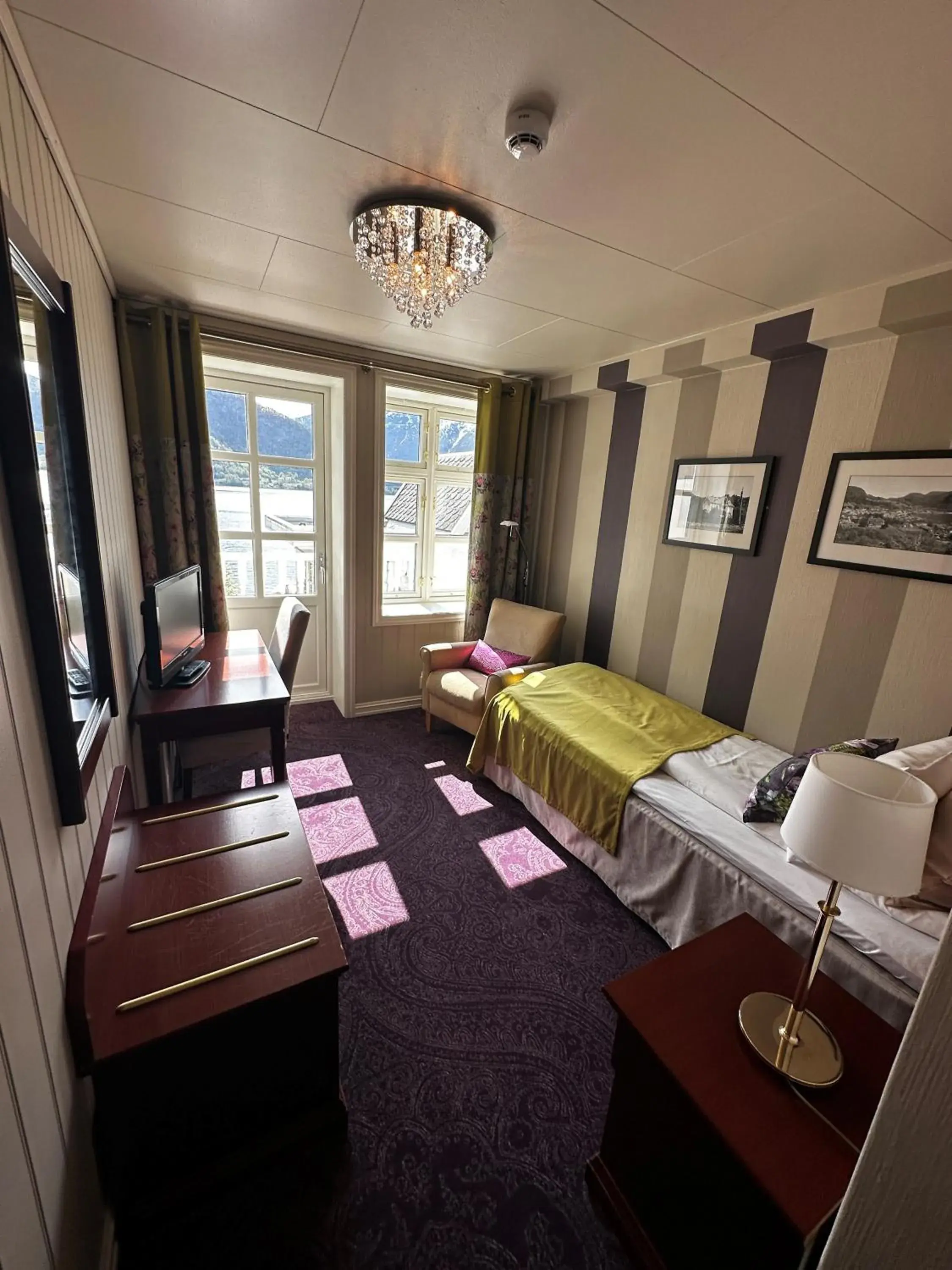 Single Room with Sea View in Hofslund Fjord Hotel Single Room with Sea View in Hofslund Fjord Hotel