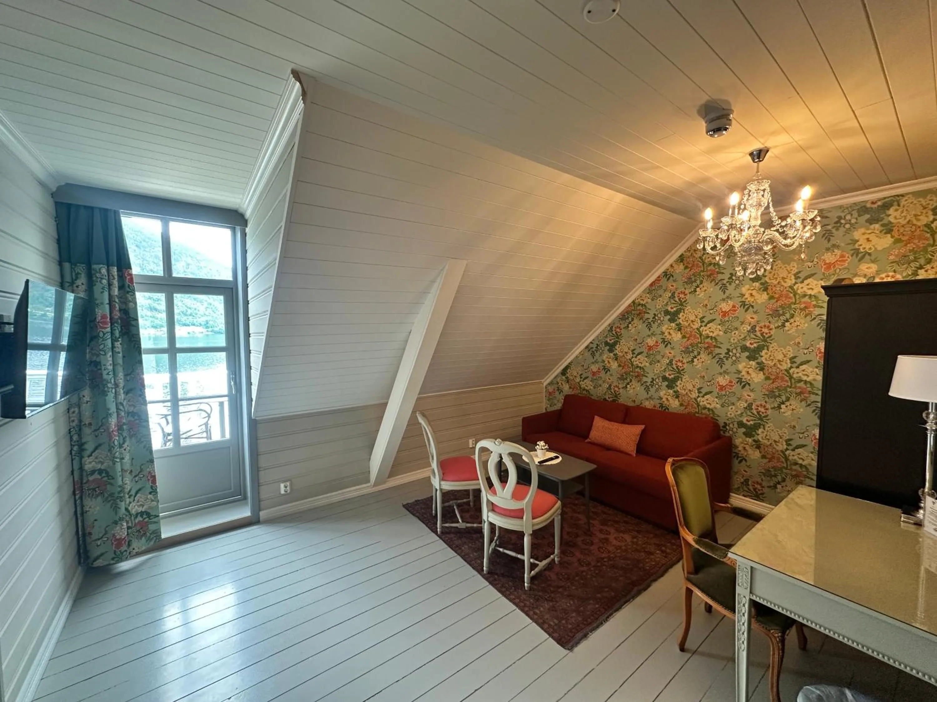 TV and multimedia in Hofslund Fjord Hotel