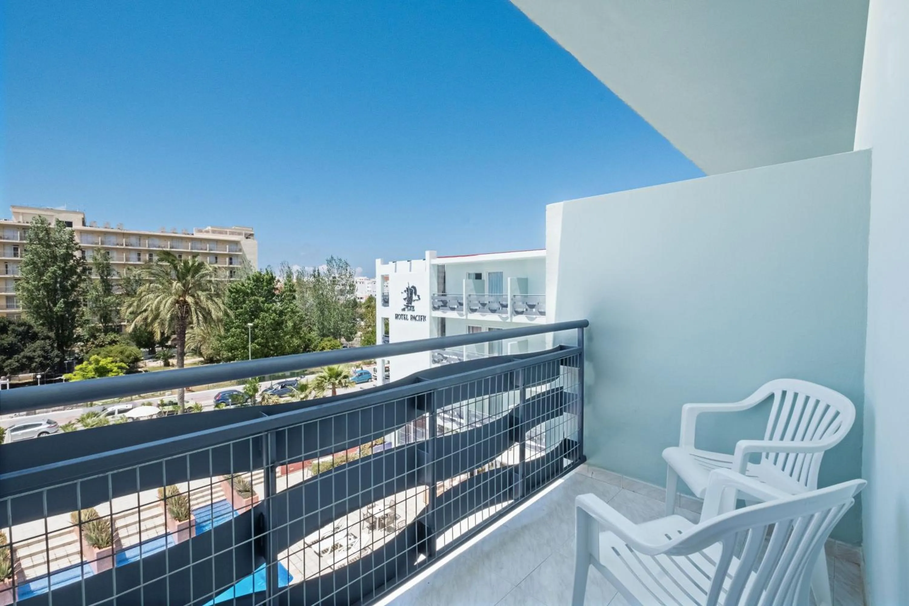 Balcony/Terrace in azuLine Hotel Pacific