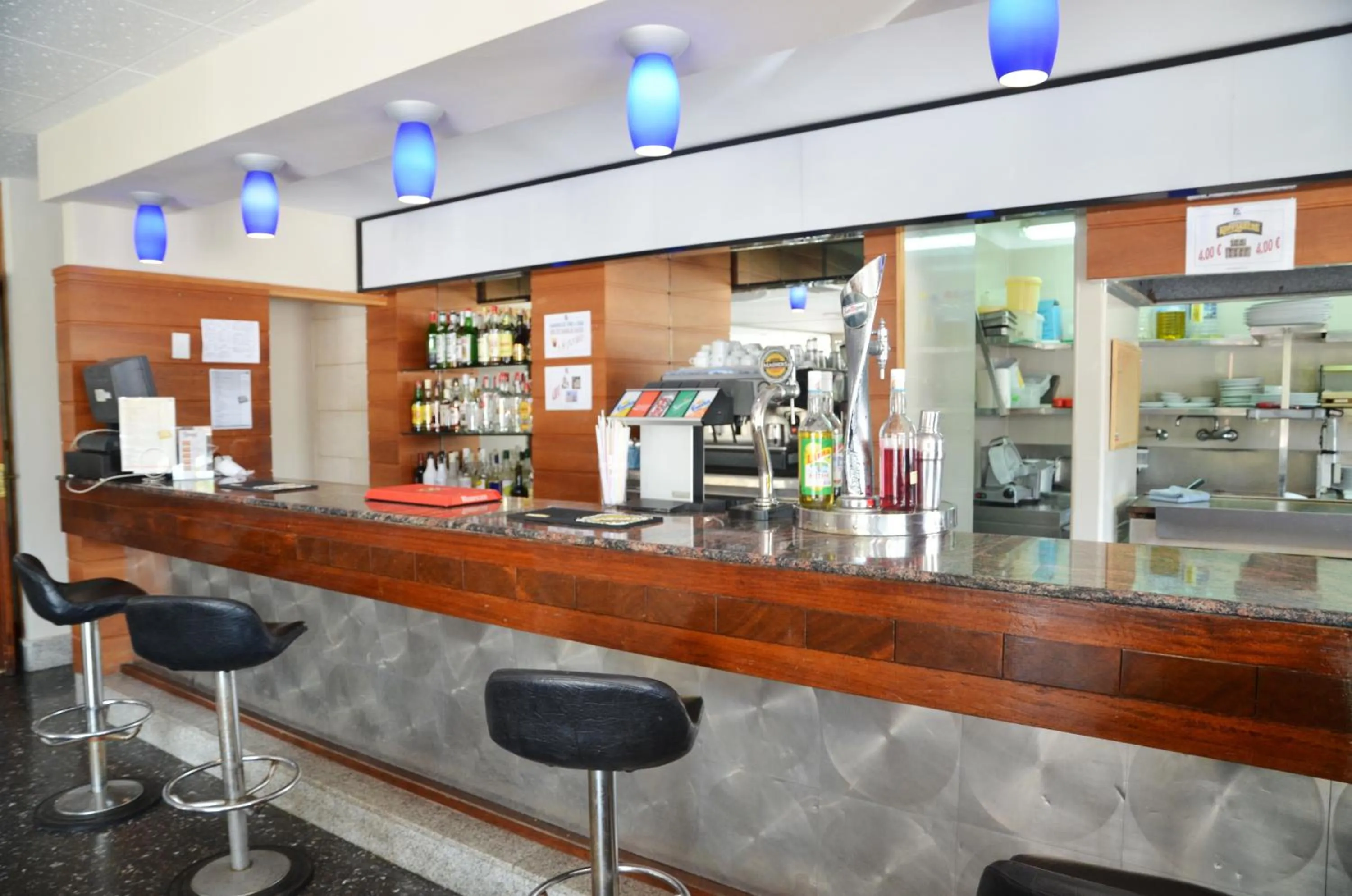 Restaurant/places to eat in azuLine Hotel S'Anfora & Fleming