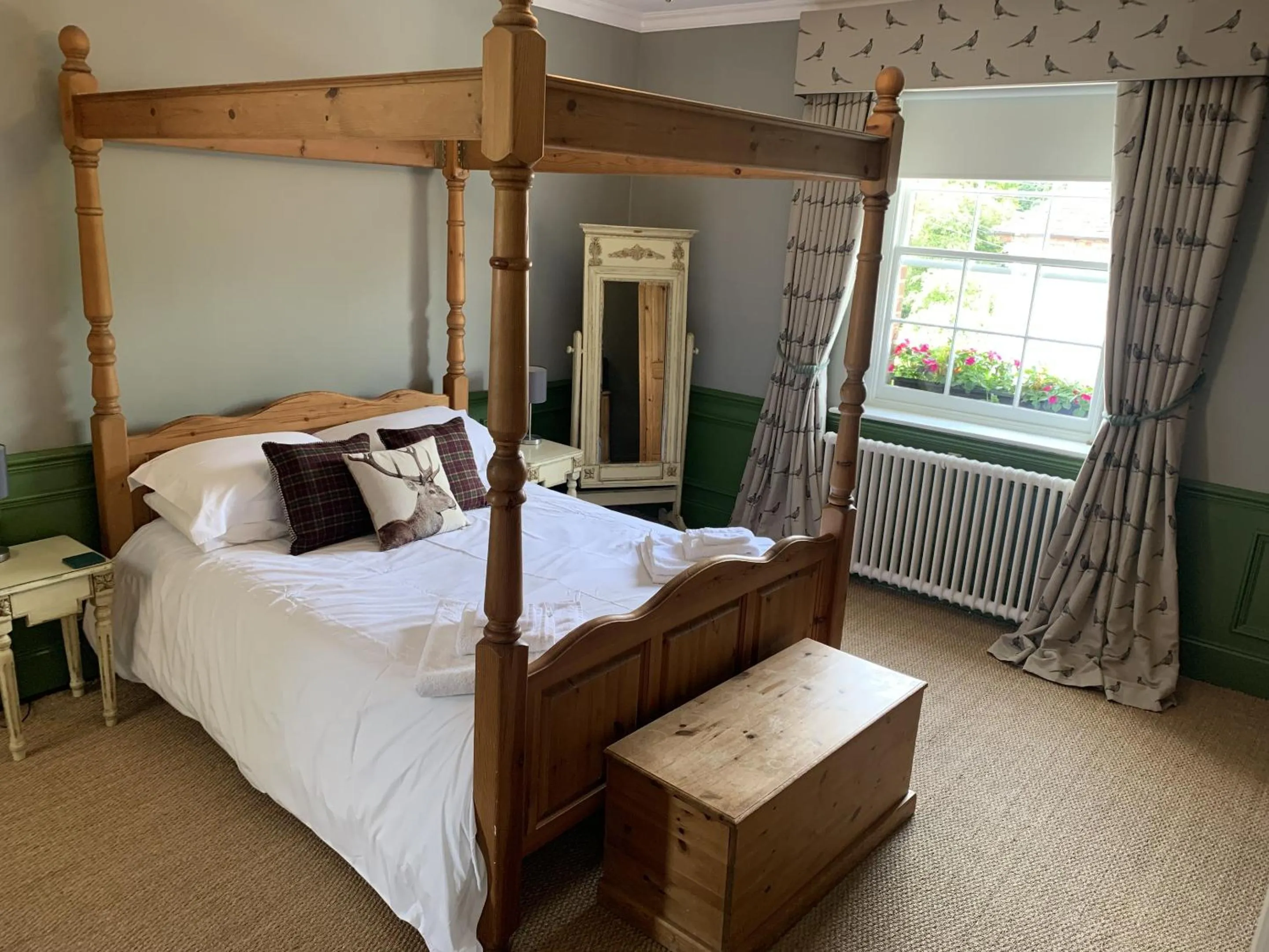 Bedroom in The Star and Garter