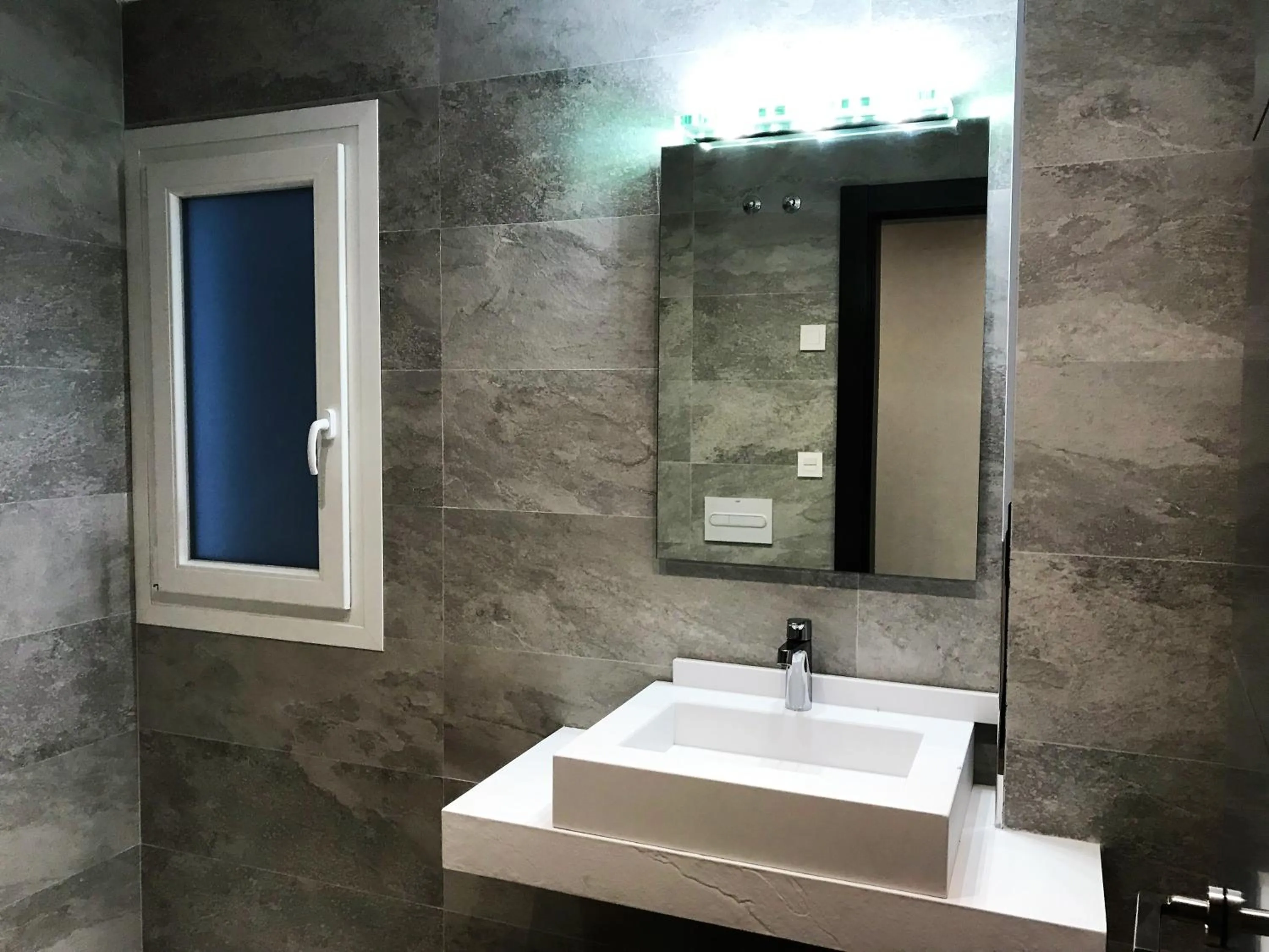 Bathroom in Apartamentos Ciudad de Ronda