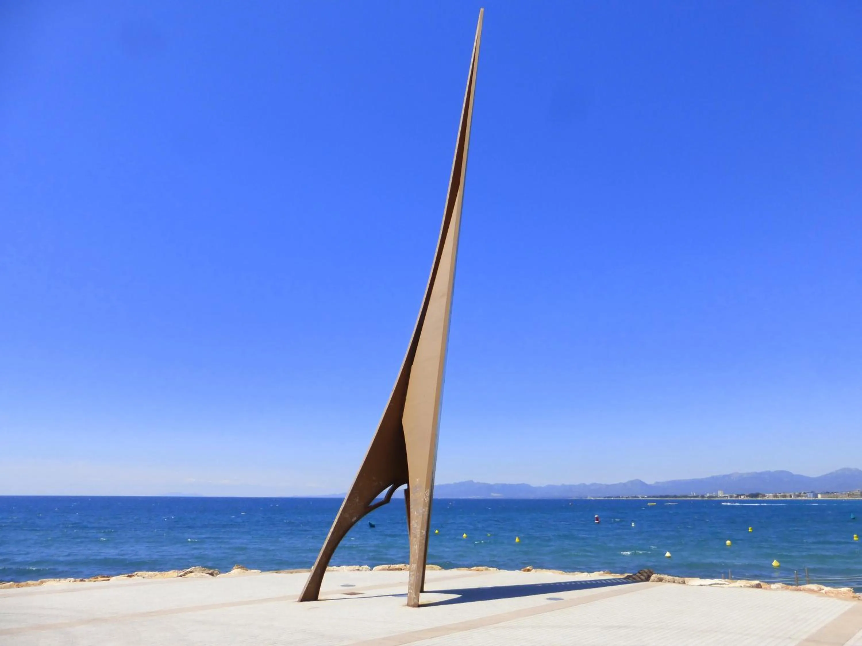 Nearby landmark in Rentalmar Family Acantilados