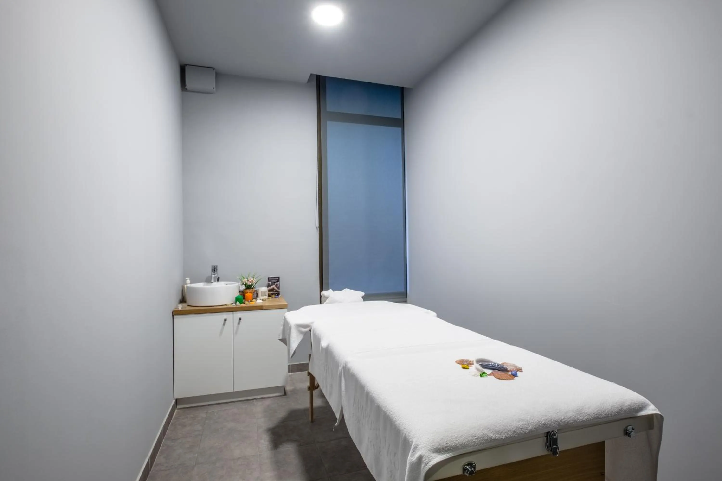 Sauna, Bed in Hotel California Garden